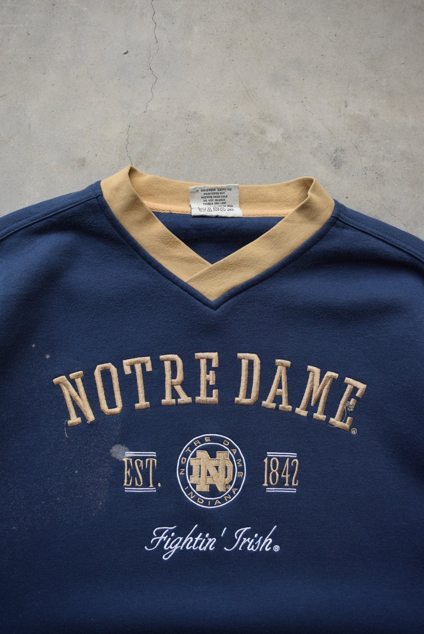 LEE Sports x University of Notre Dame Navy Embroidered Crewneck — 2000s (XL) - Retrospective Store