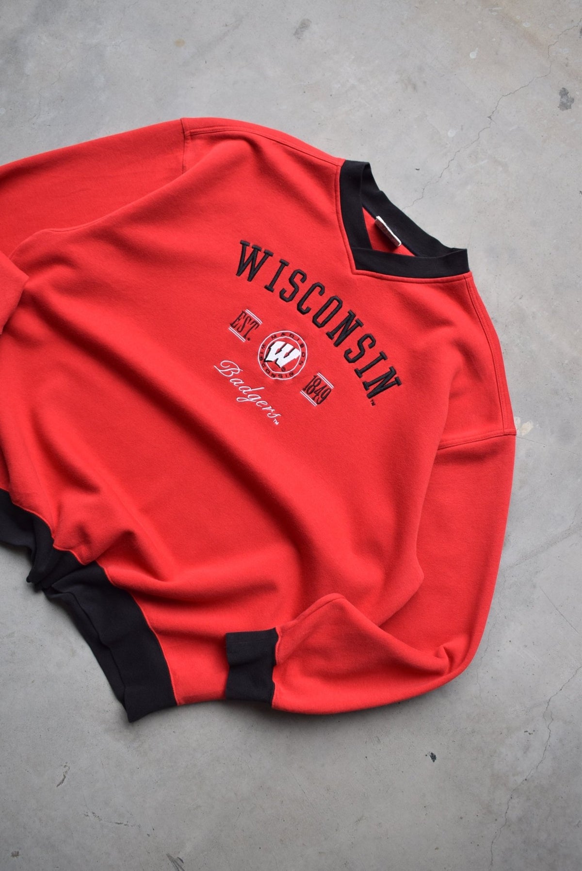 LEE Sports x University of Wisconsin Red Embroidered Crewneck — 1990s (XXL) - Retrospective Store