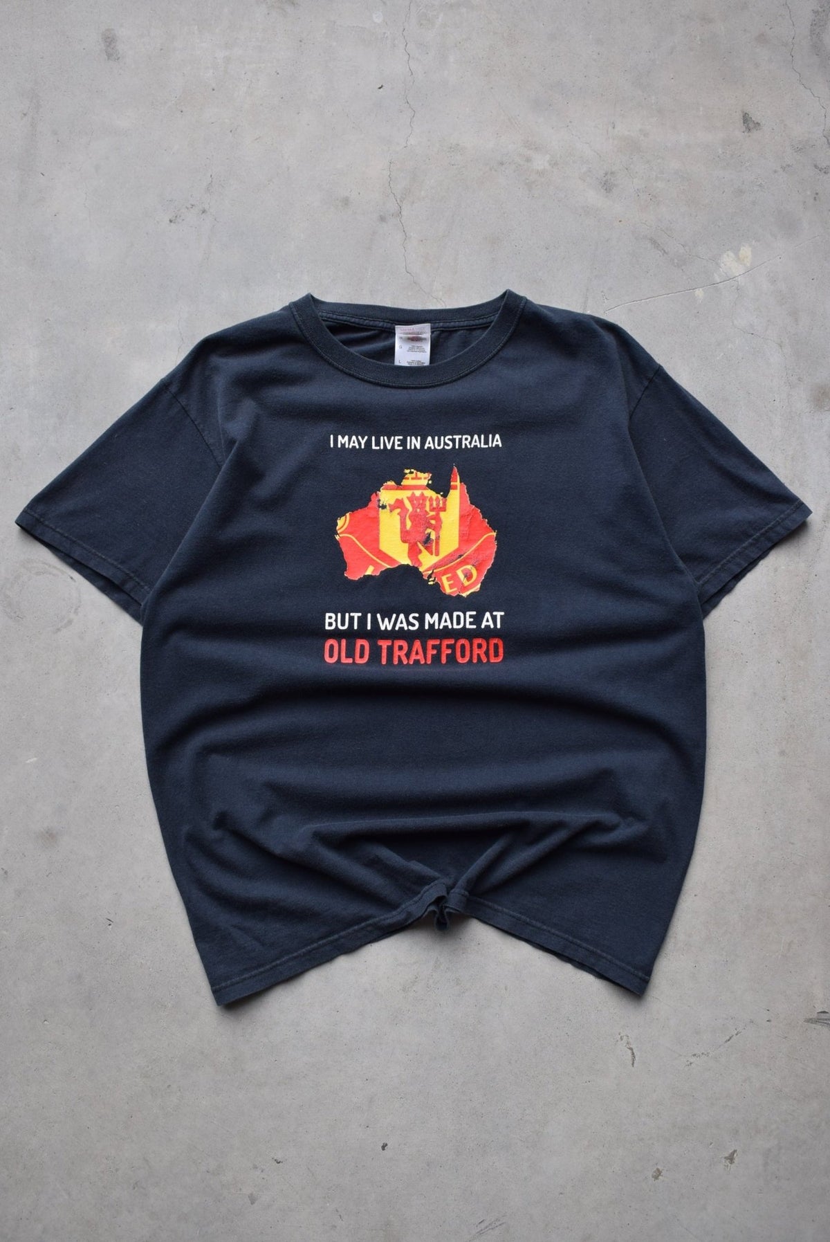 Manchester United FC Black Graphic Tee — 2000s (L) - Retrospective Store