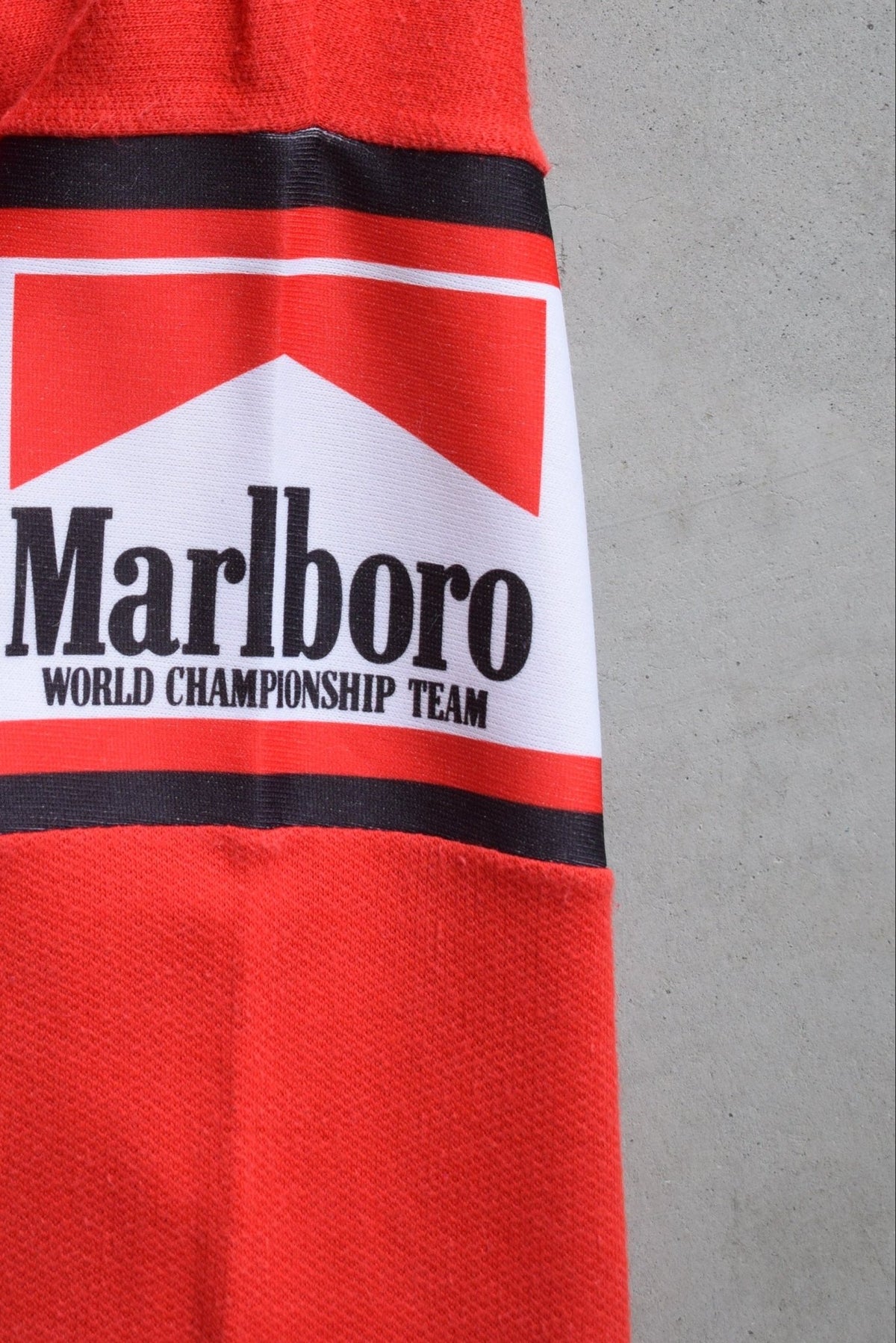 Marlboro Racing 'World Championship Team' Red Graphic Crewneck — 1990s (S) - Retrospective Store