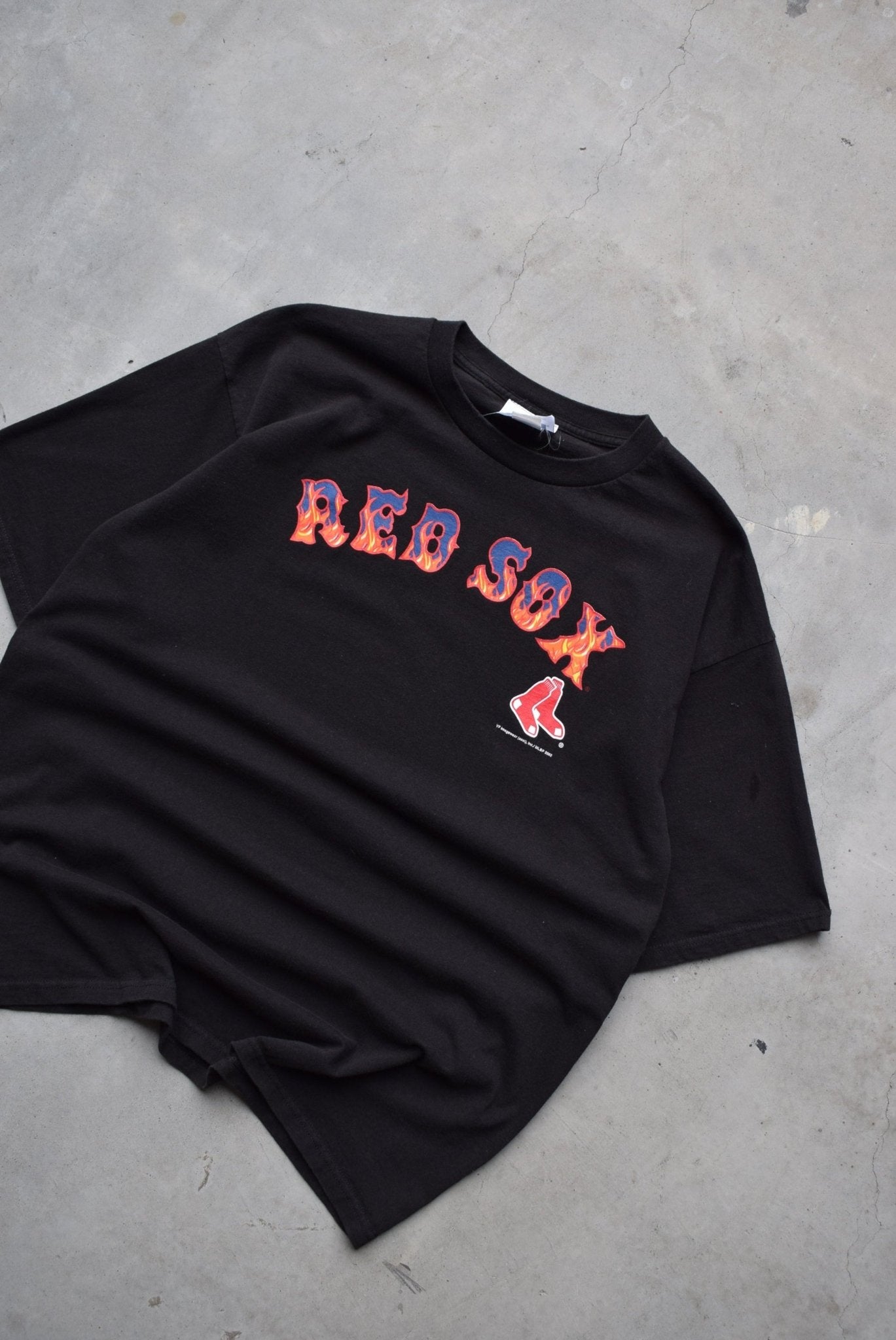 MLB Boston Red Sox Black Graphic Tee — 2002 (XL) - Retrospective Store