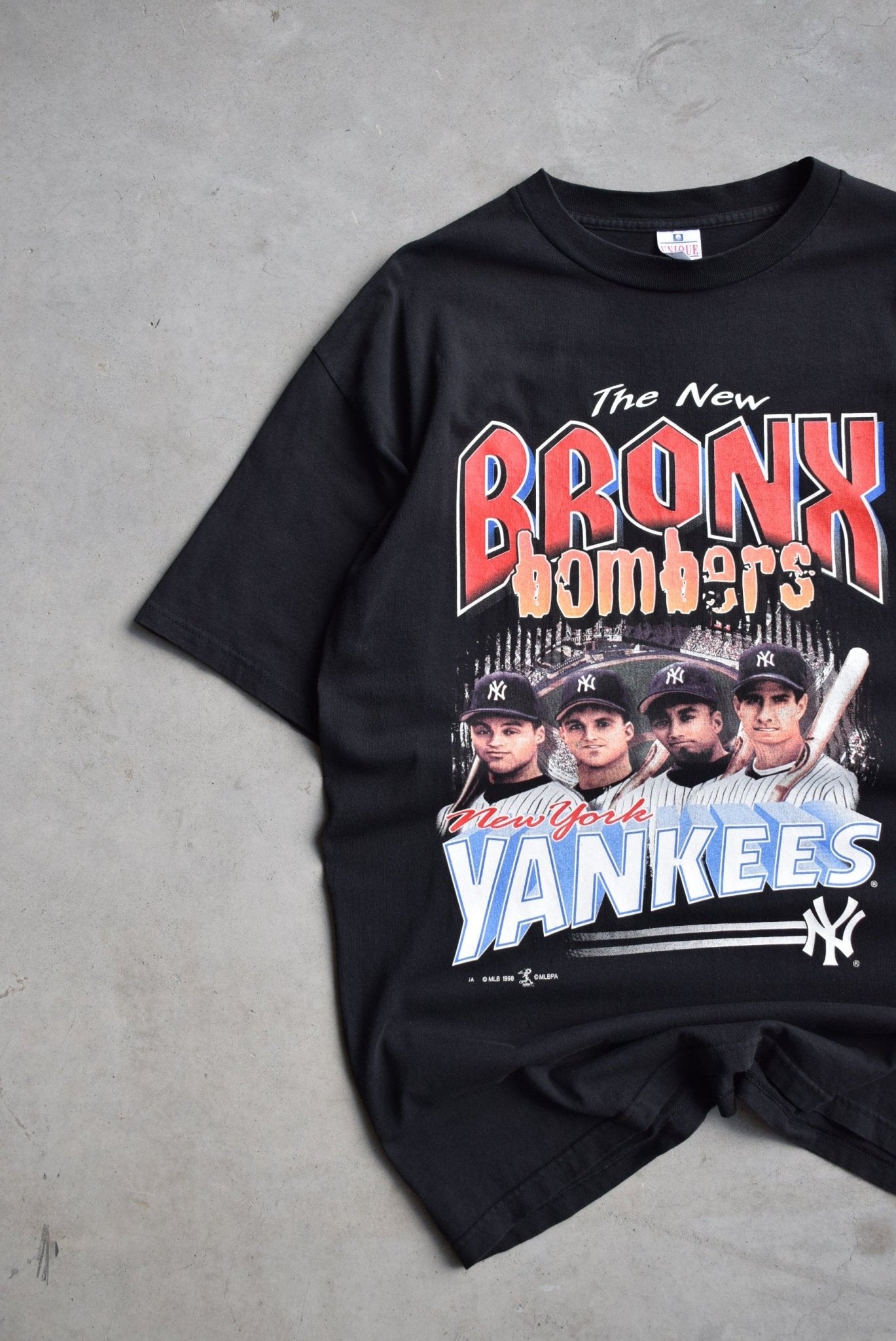 MLB New York Yankees 'Bronx Bombers' Black Graphic Tee — 1998 (XL) - Retrospective Store