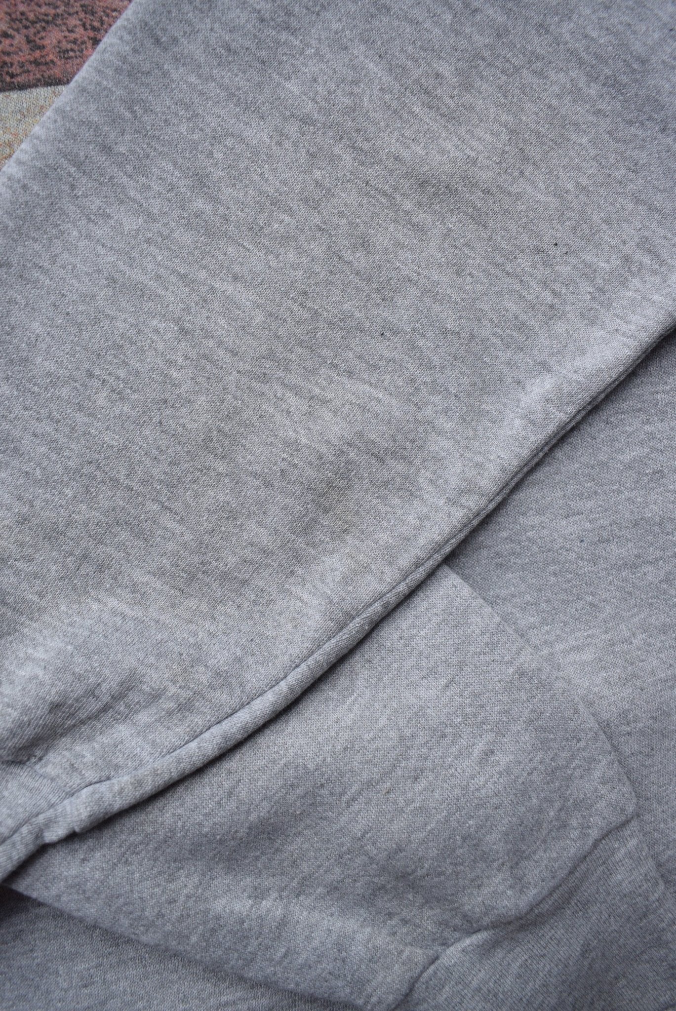 MLB New York Yankees vs. Arizona Diamondbacks Grey Graphic Crewneck — 2001 (M) - Retrospective Store