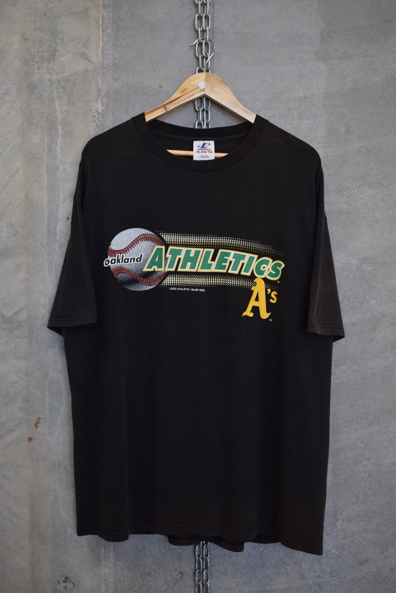 MLB Oakland Athletics Tee — 2000 (XL) - Retrospective Store