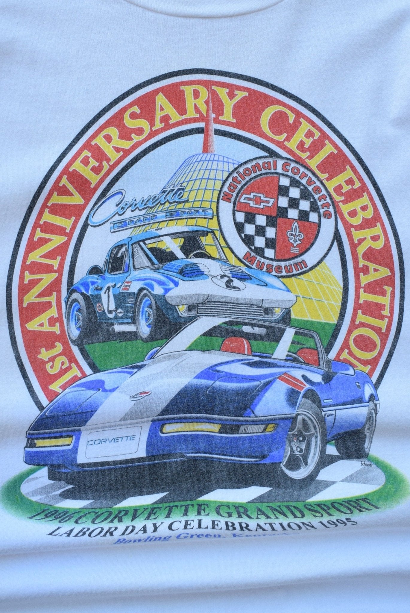 National Corvette Museum White Graphic Tee — 1995 (XL) - Retrospective Store