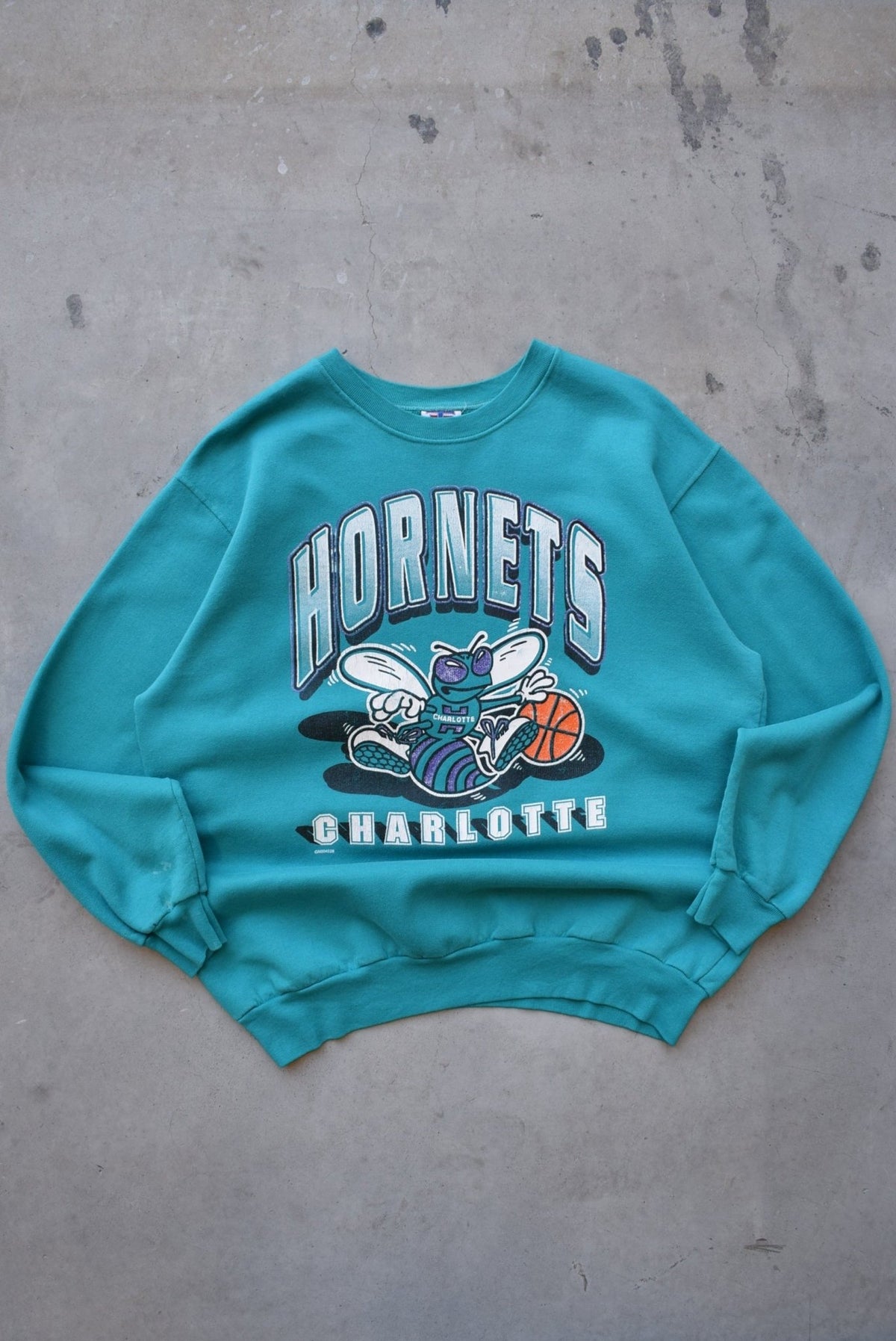 NBA Charlotte Hornets Blue Graphic Crewneck — 1990s (L) - Retrospective Store