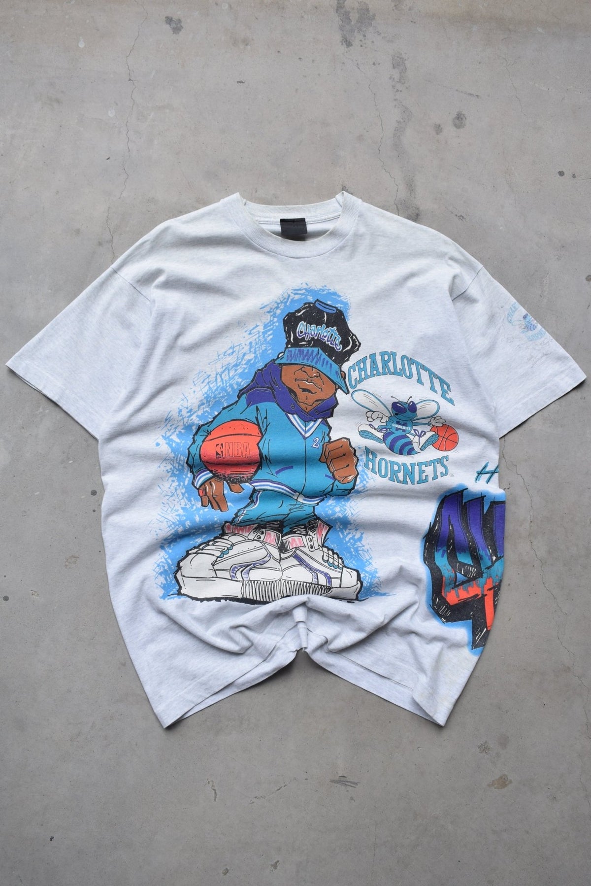 NBA Charlotte Hornets Grey Graphic Tee — 1990s (XL/XXL) - Retrospective Store