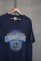 NBA Dallas Mavericks Western Conference Champions Tee — 2006 (L) - Retrospective Store