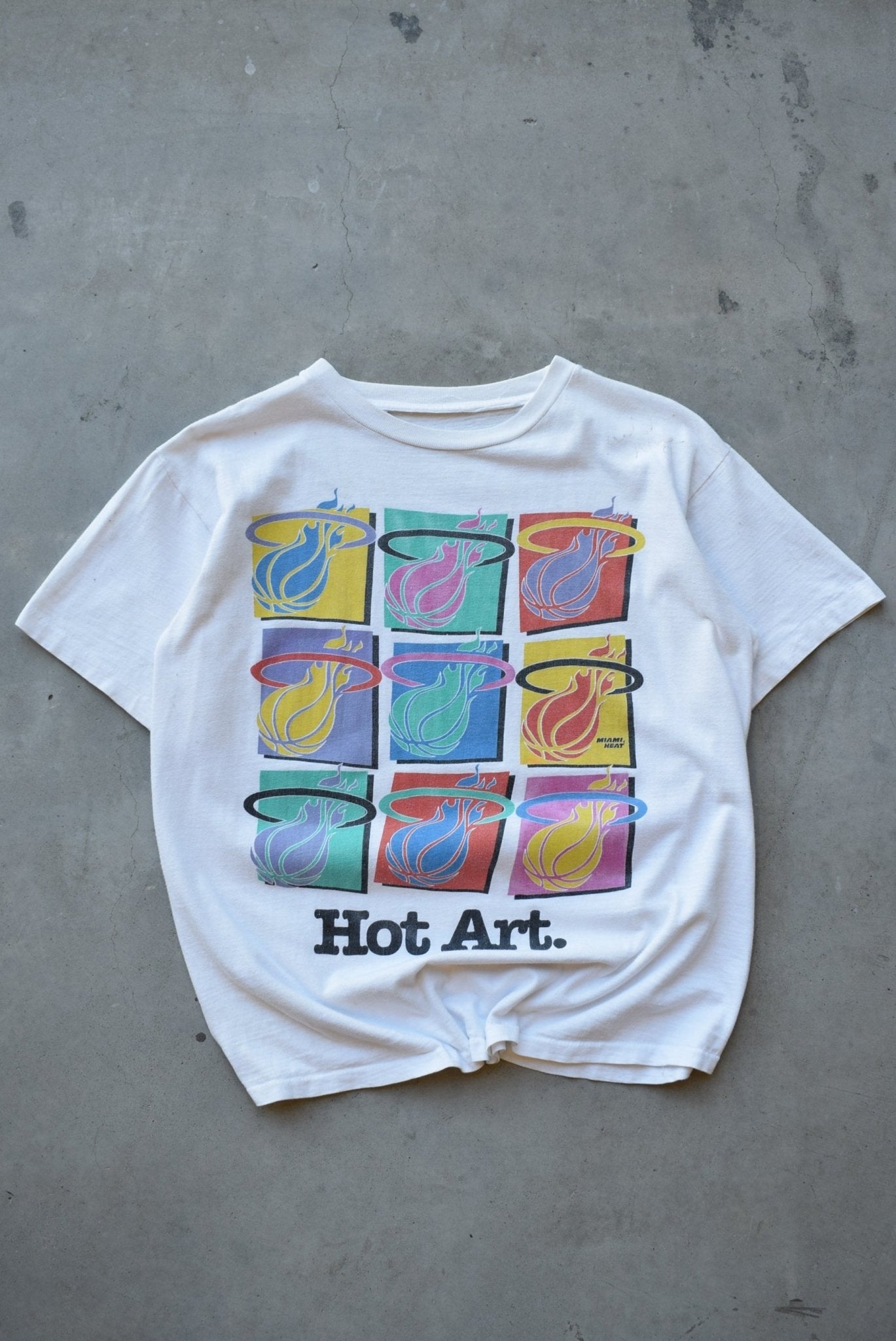 NBA Miami Heat White Graphic Tee — 1990s (M) - Retrospective Store