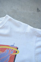 NBA Miami Heat White Graphic Tee — 1990s (M) - Retrospective Store