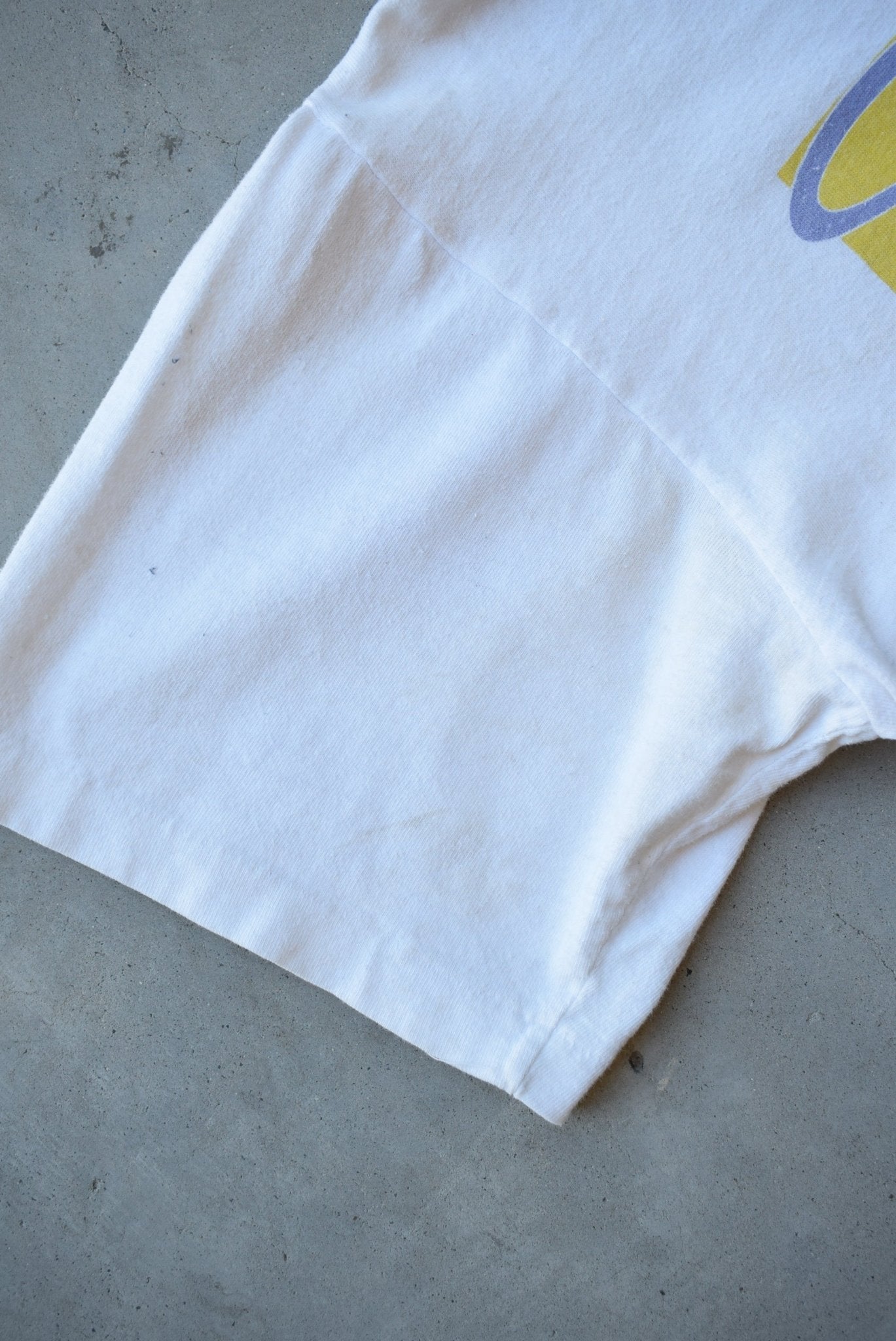 NBA Miami Heat White Graphic Tee — 1990s (M) - Retrospective Store