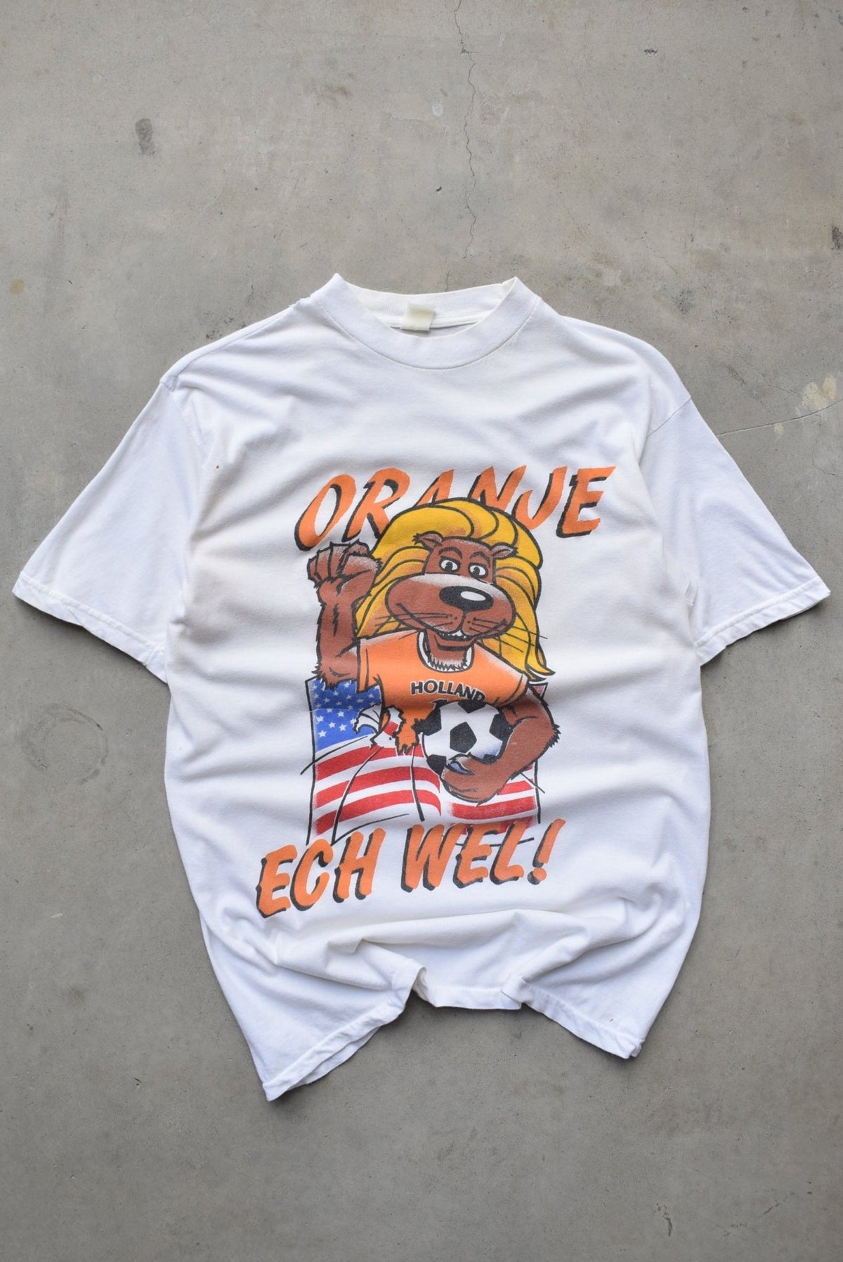 Netherlands Football Team White Graphic Tee — 1990s (M) - Retrospective Store