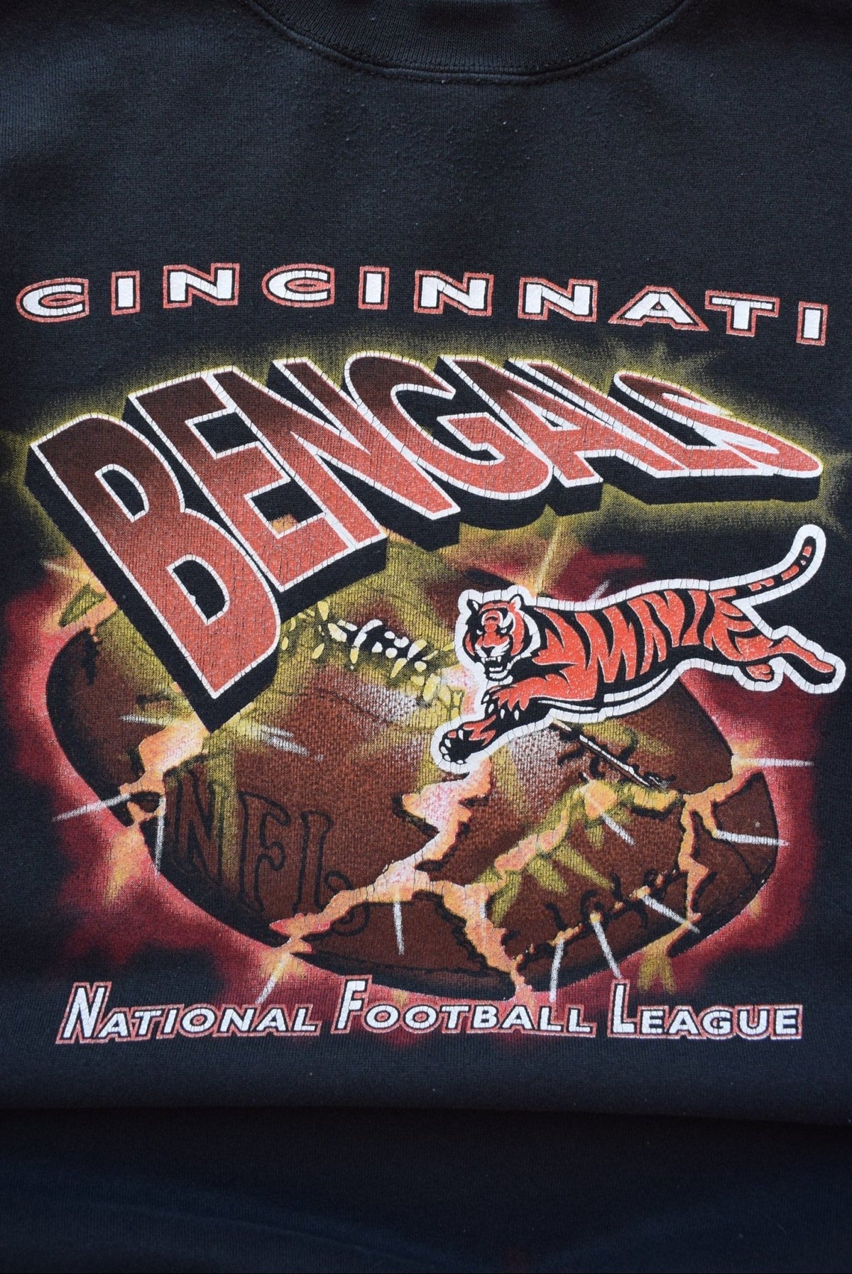 NFL Cincinnati Bengals Black Graphic Crewneck — 1990s (L) - Retrospective Store