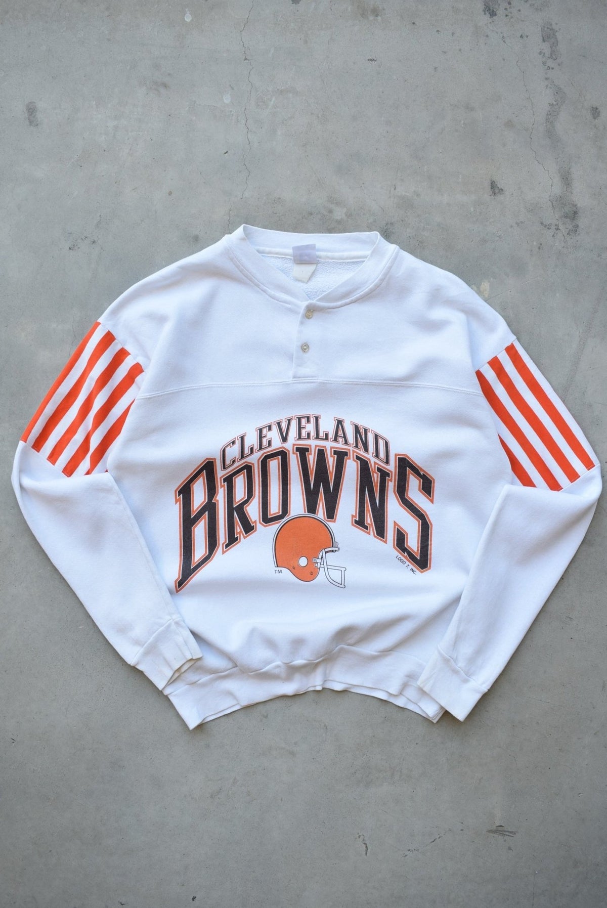 NFL Cleveland Browns White Quarter Button Crewneck — 1990s (M) - Retrospective Store