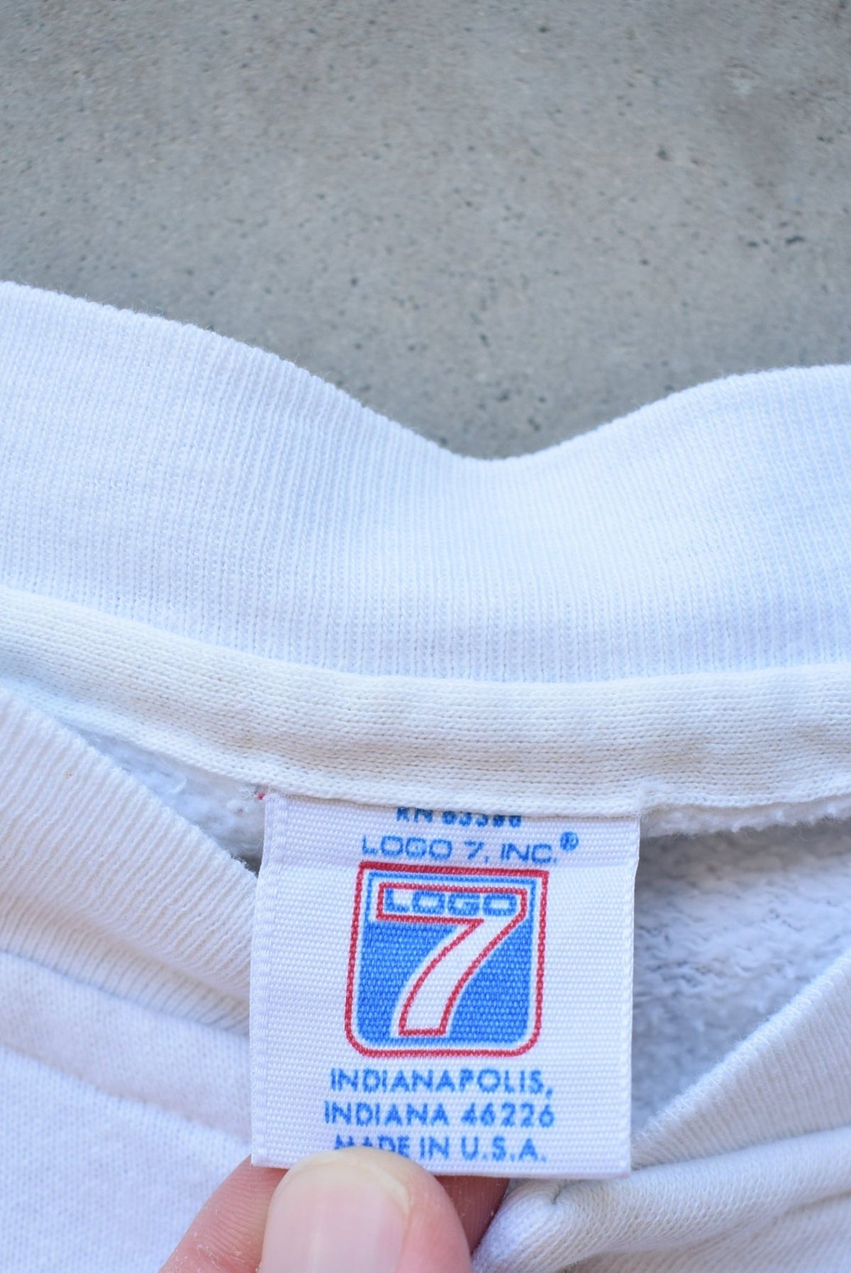 NFL Cleveland Browns White Quarter Button Crewneck — 1990s (M) - Retrospective Store