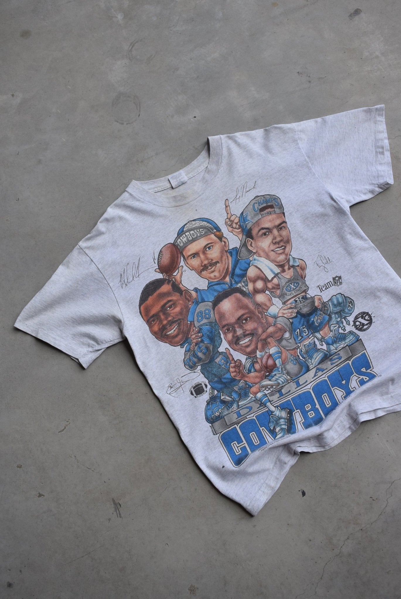 NFL Dallas Cowboys Grey Caricature Tee — 1993 (L) - Retrospective Store