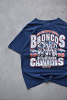 NFL Denver Broncos Superbowl XXXIII Champions Navy Graphic Tee — 1998 (L) - Retrospective Store