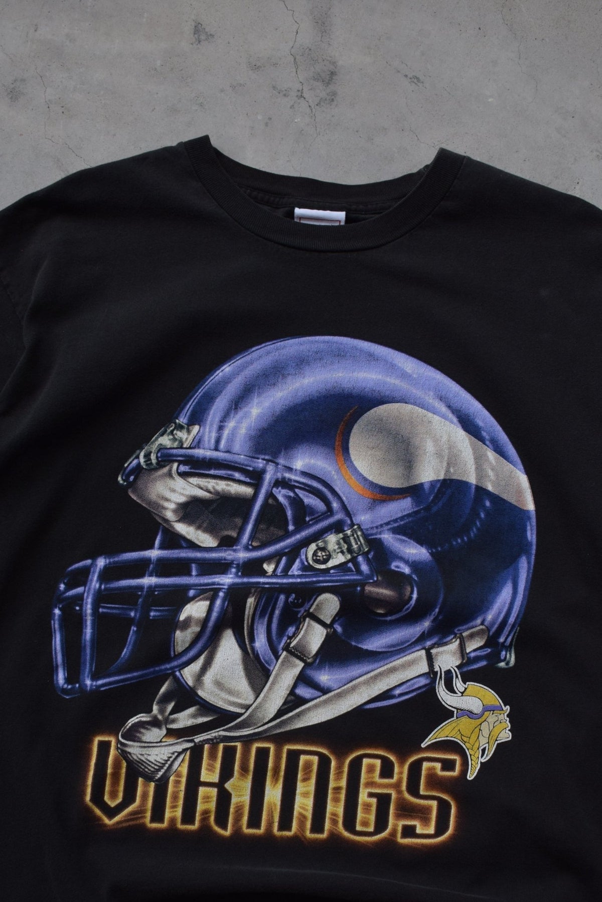 NFL Minnesota Vikings Black Graphic Tee — 2000s (XL) - Retrospective Store