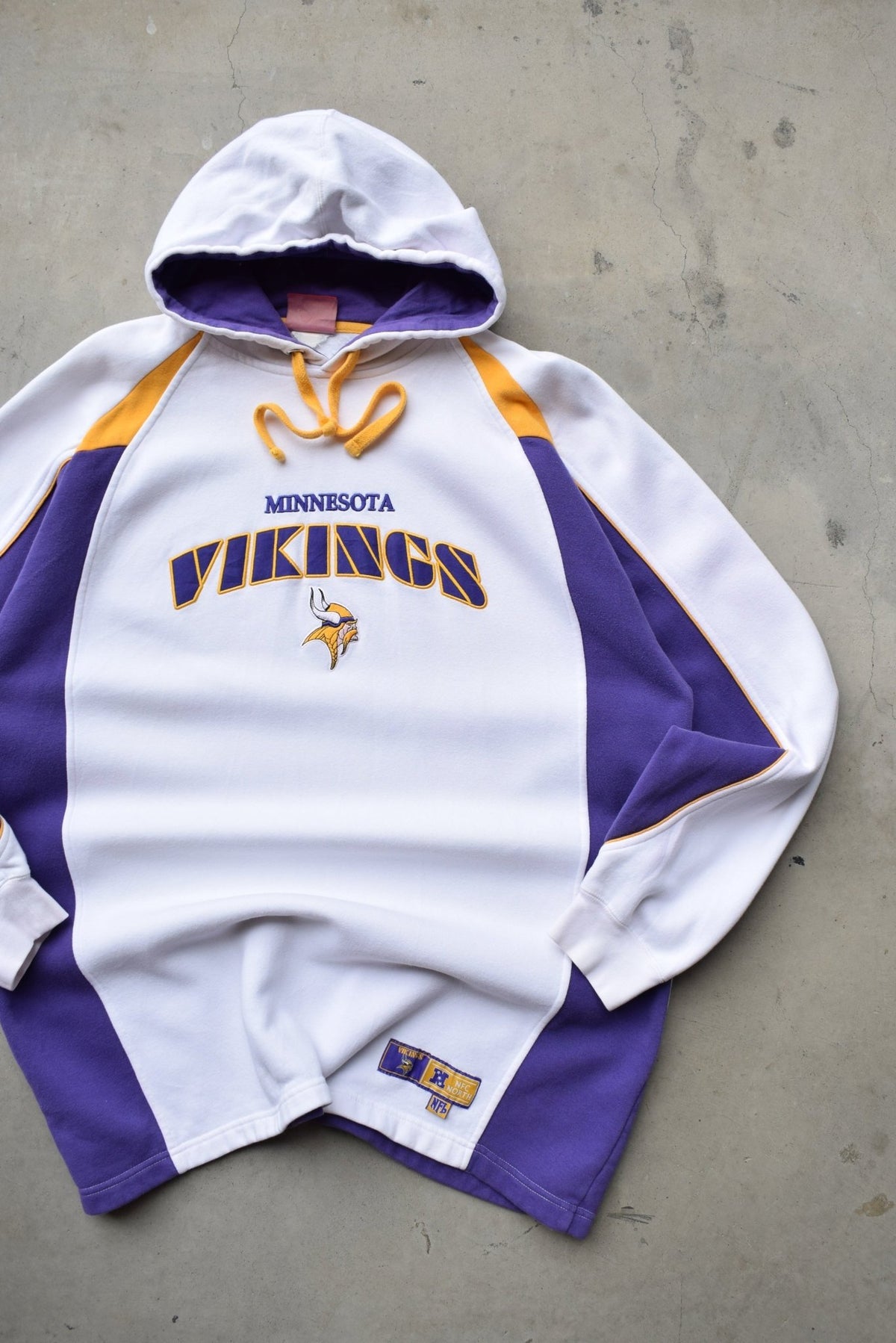 NFL Minnesota Vikings White & Purple Embroidered Hoodie — 2000s (XXL) - Retrospective Store