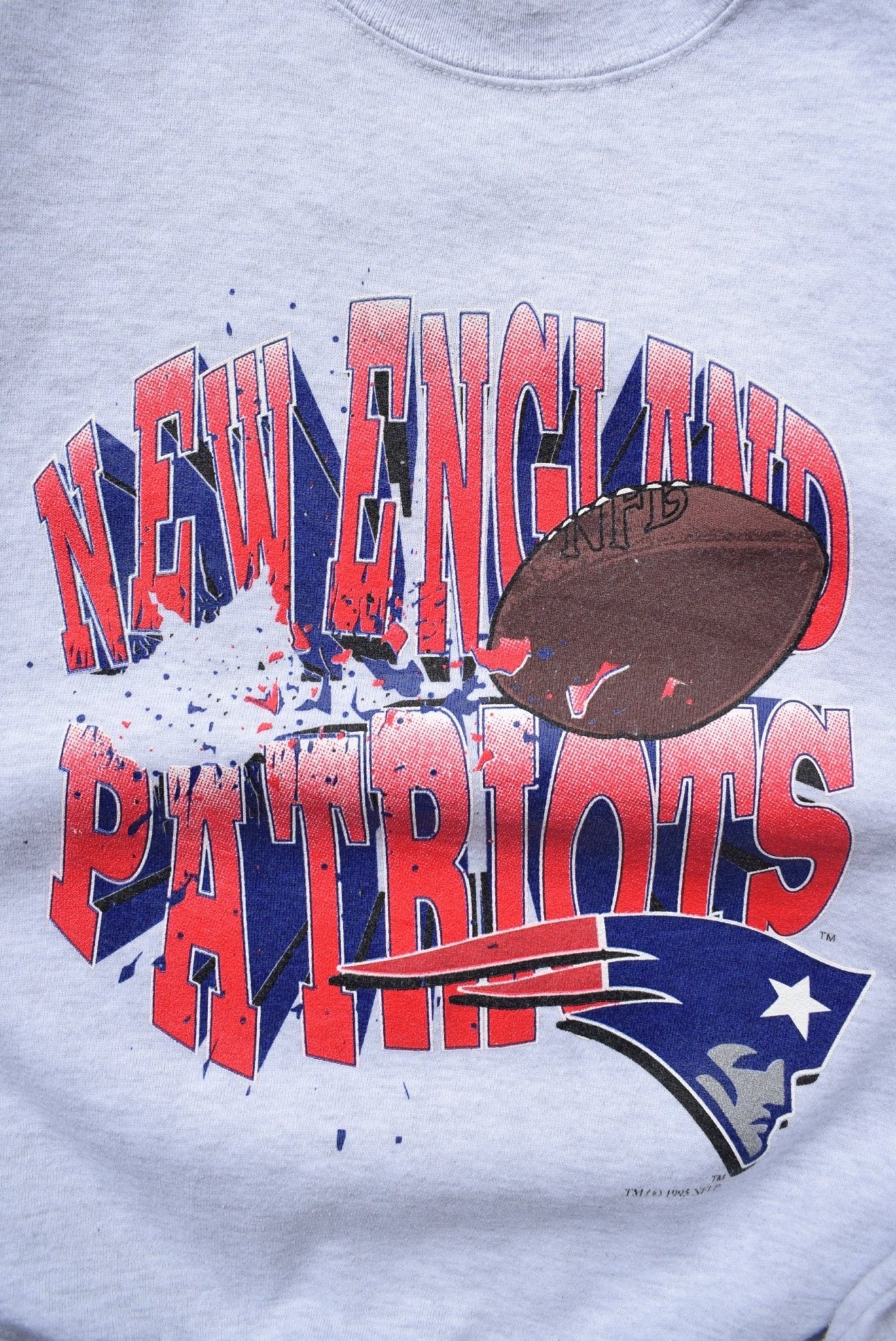 NFL New England Patriots Grey Graphic Crewneck — 1995 (S) - Retrospective Store
