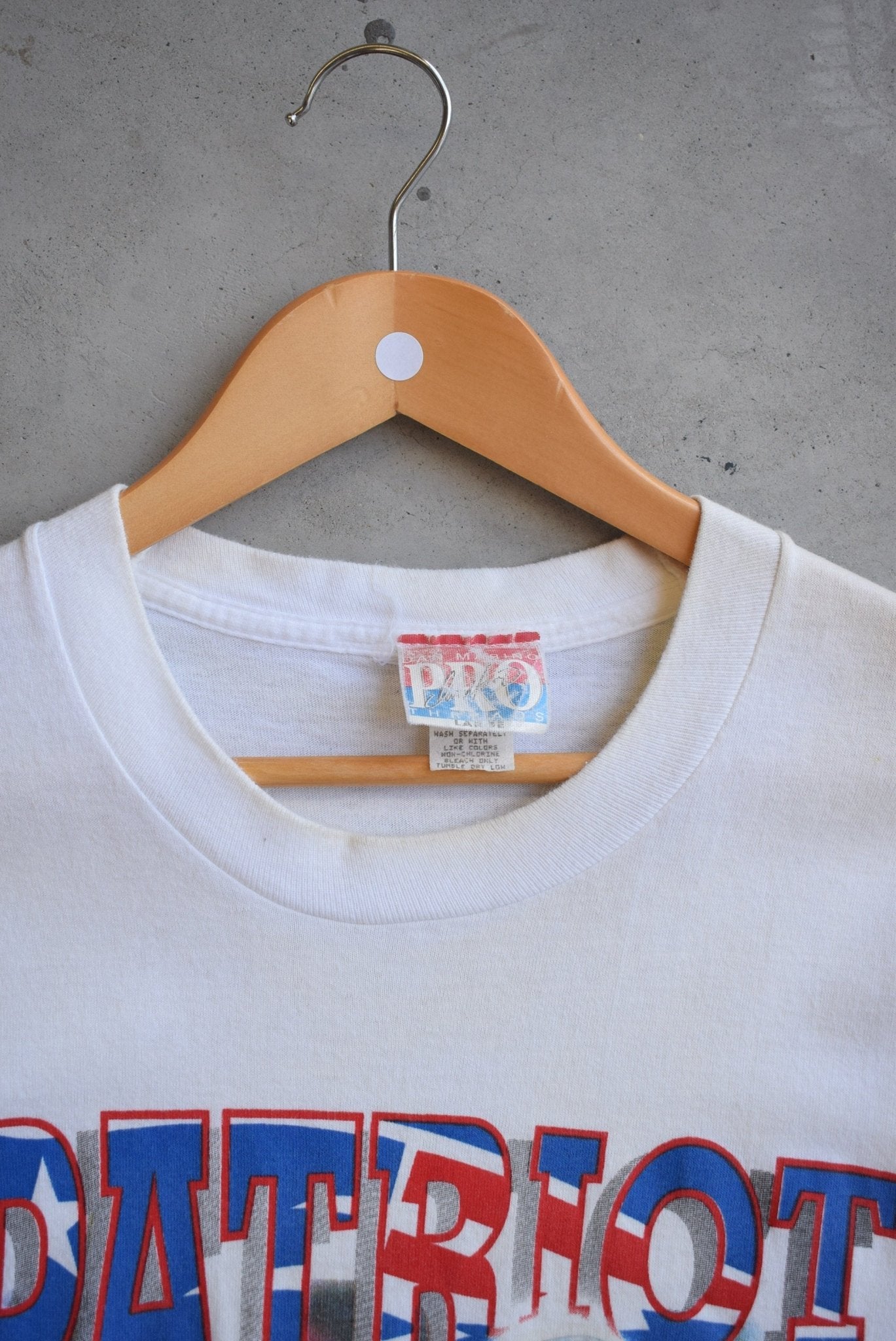 NFL New England Patriots 'Patriot Missile' Tee — 1990s (M) - Retrospective Store