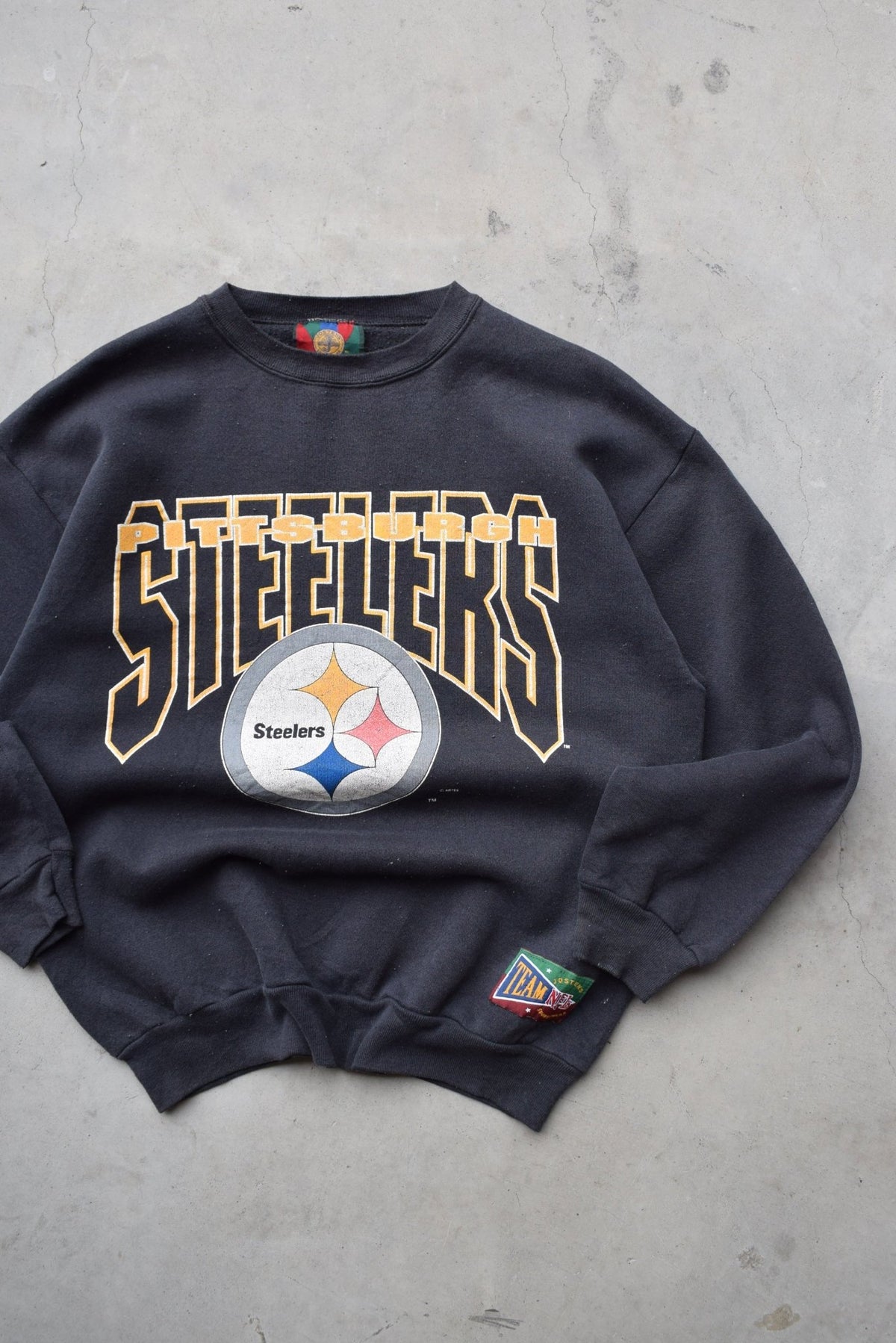 NFL Pittsburgh Steelers Black Graphic Crewneck — 1990s (M) - Retrospective Store