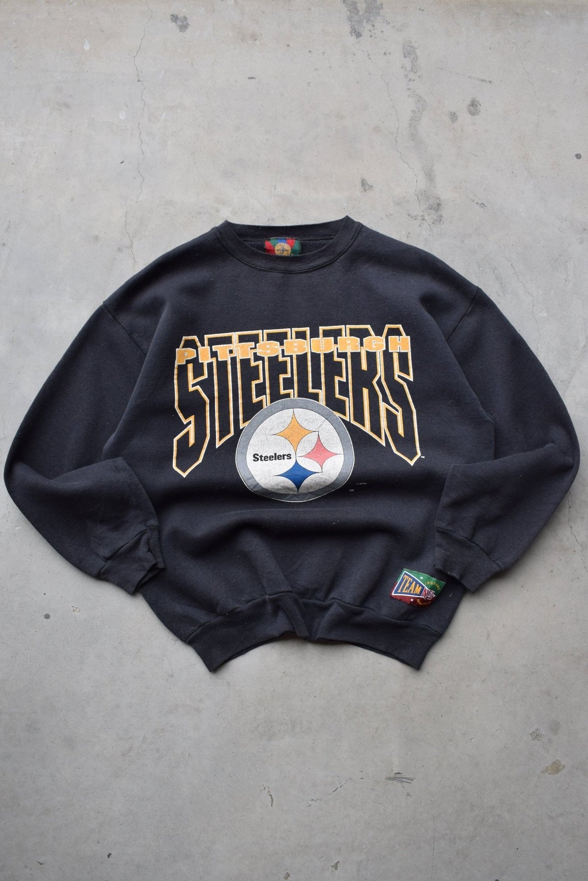 NFL Pittsburgh Steelers Black Graphic Crewneck — 1990s (M) - Retrospective Store