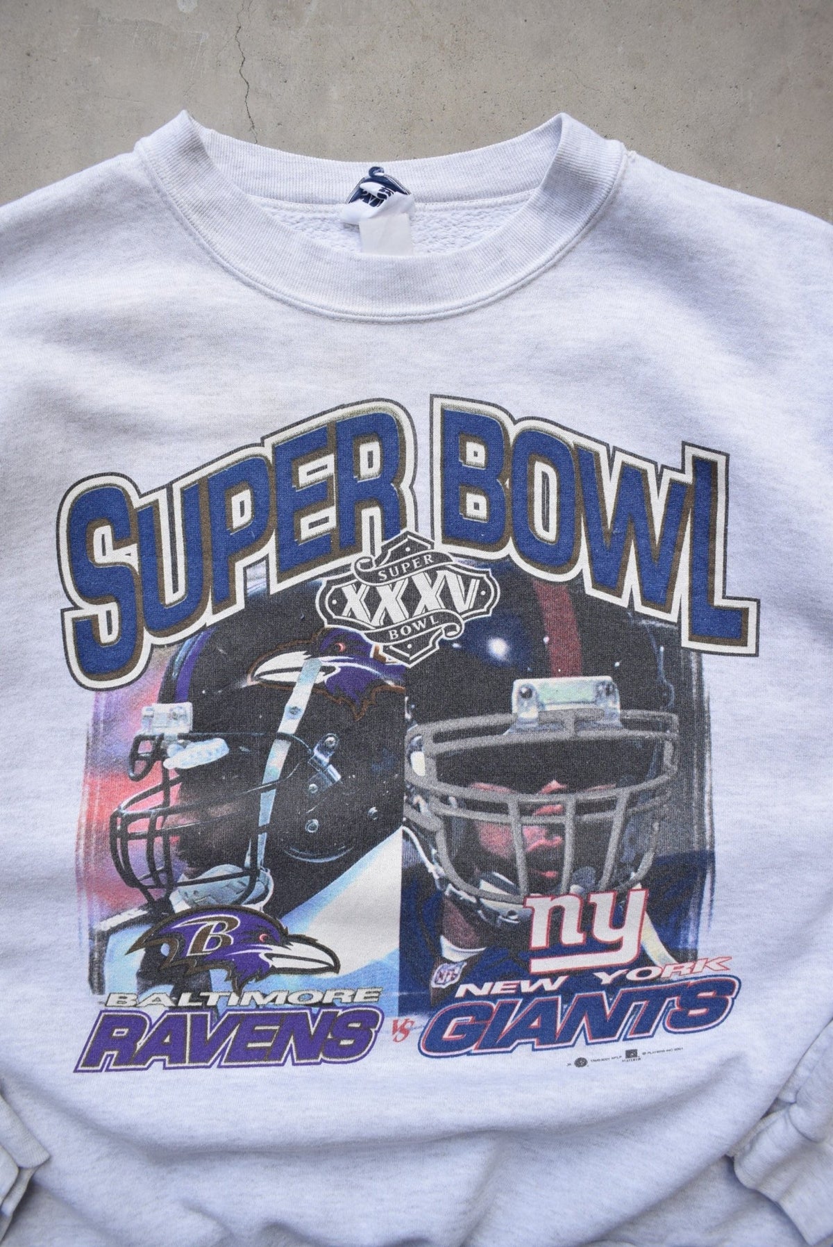 NFL Ravens vs. Giants Superbowl XXXV Grey Graphic Crewneck — 2001 (M) - Retrospective Store
