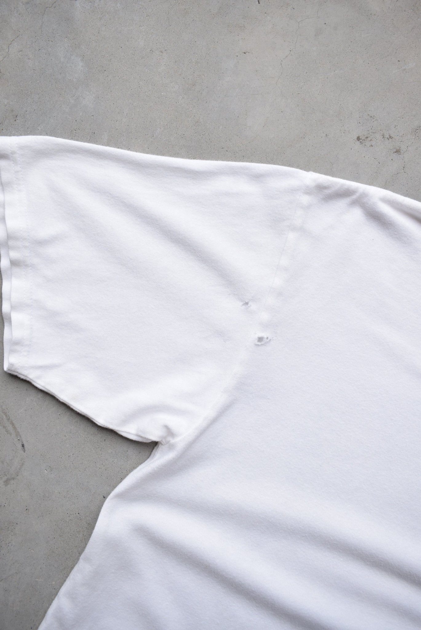 Nike Air Jordan White Graphic Tee — 1990s (L) - Retrospective Store