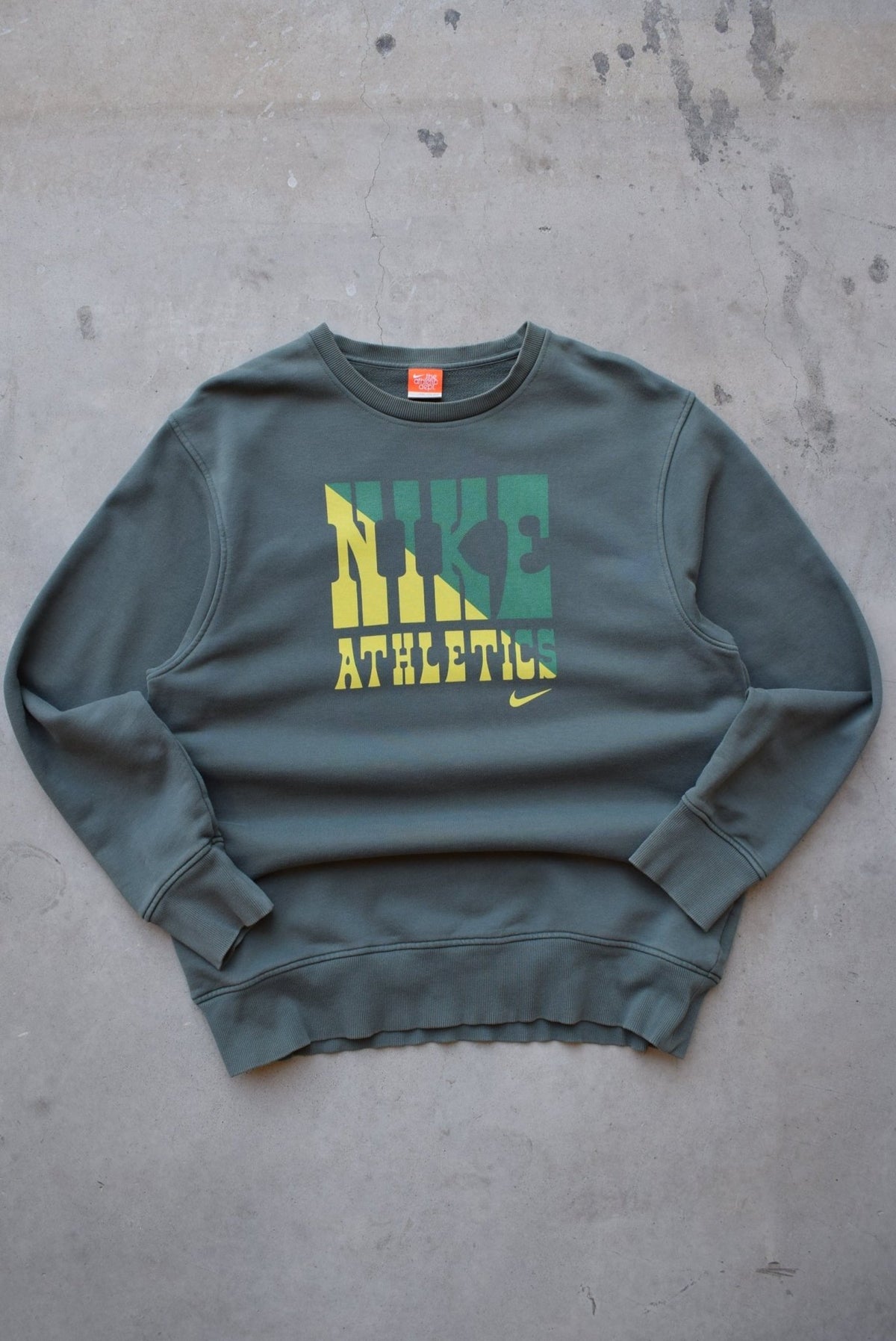 Nike Athletics Green Spellout Crewneck — 2000s (L) - Retrospective Store