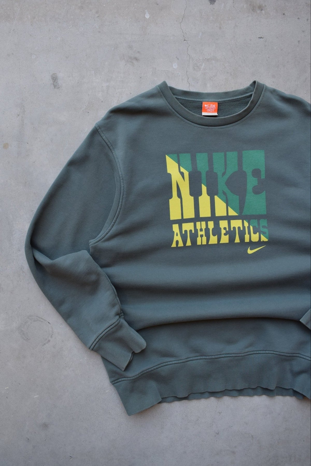 Nike Athletics Green Spellout Crewneck — 2000s (L) - Retrospective Store