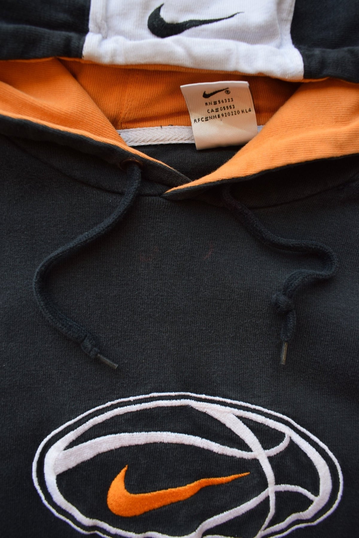 Nike Basketball Black & White Embroidered Spellout Hoodie — 1990s (XL) - Retrospective Store