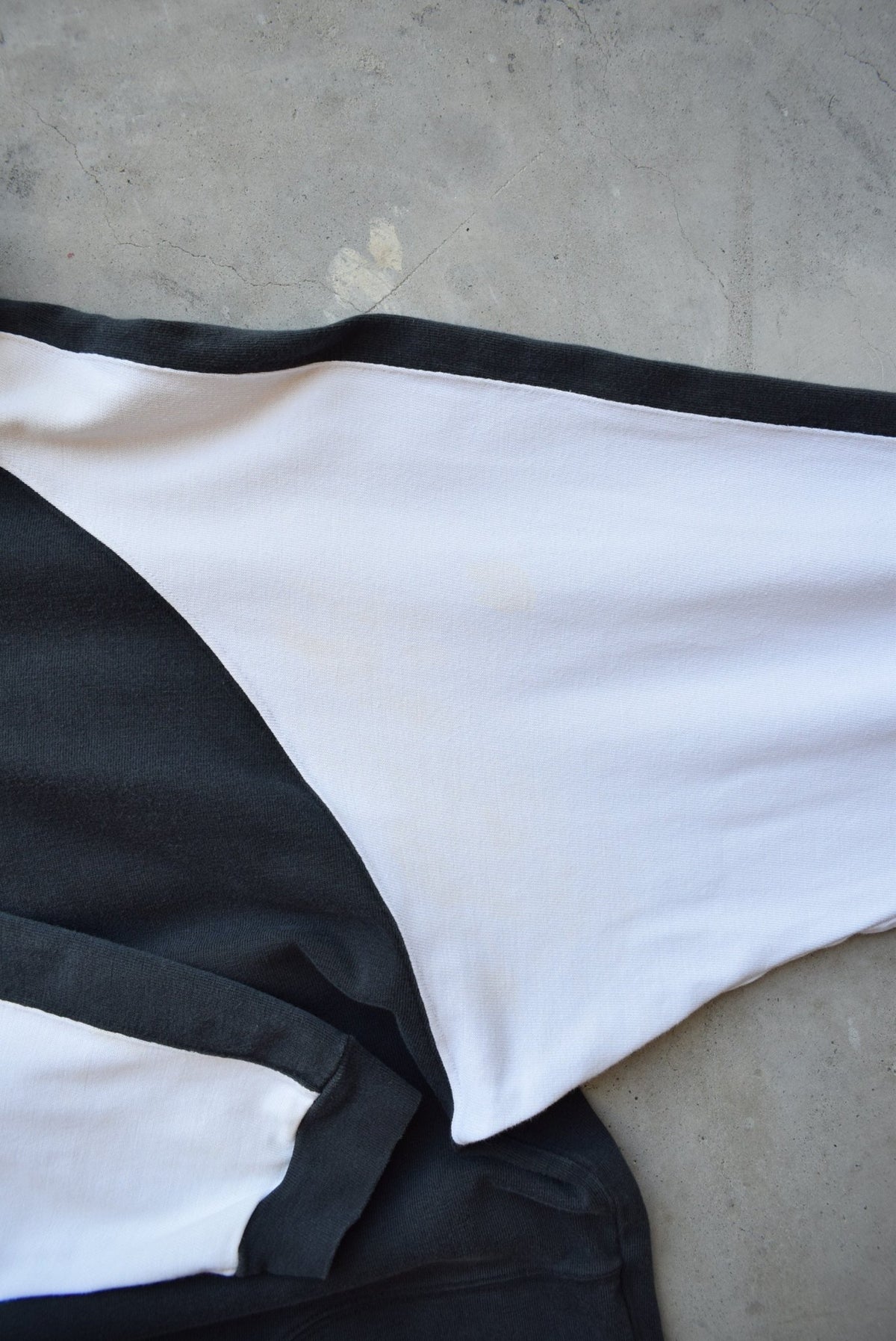 Nike Basketball Black & White Embroidered Spellout Hoodie — 1990s (XL) - Retrospective Store