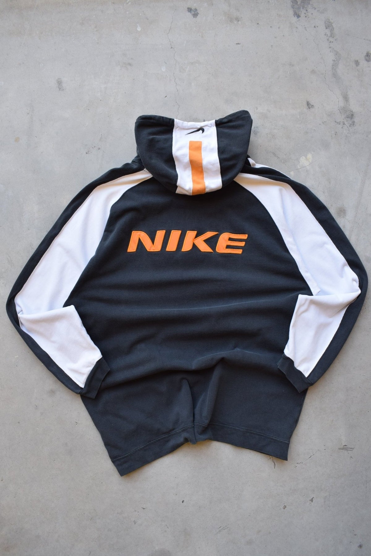 Nike Basketball Black & White Embroidered Spellout Hoodie — 1990s (XL) - Retrospective Store
