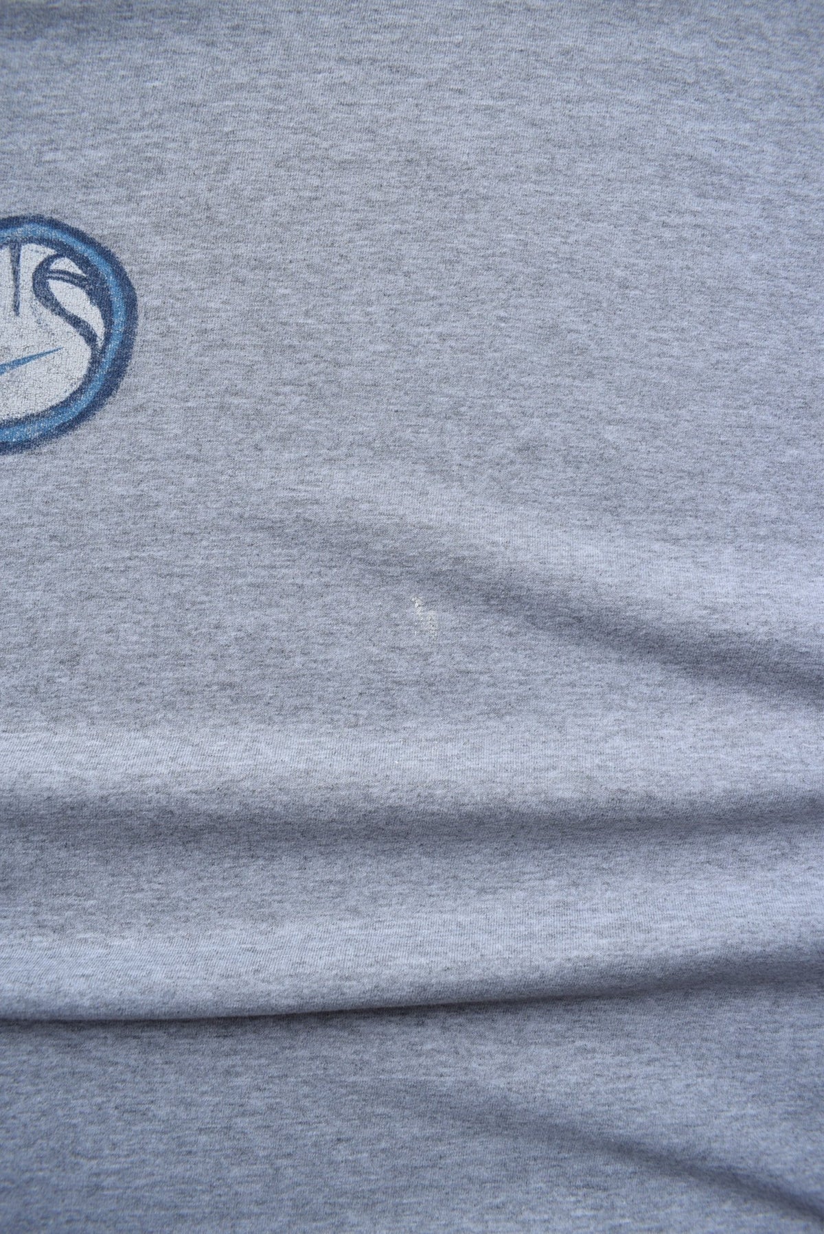 Nike Basketball Grey Graphic Tee — 1990s (XXL) - Retrospective Store