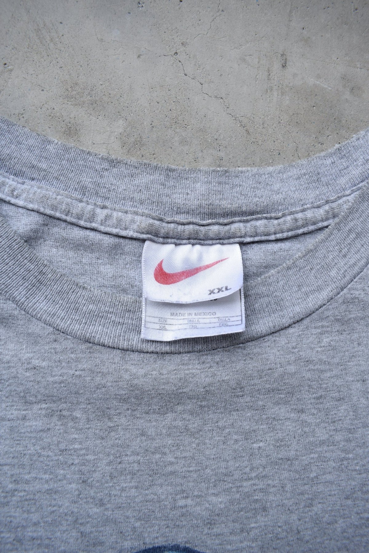 Nike Basketball Grey Graphic Tee — 1990s (XXL) - Retrospective Store