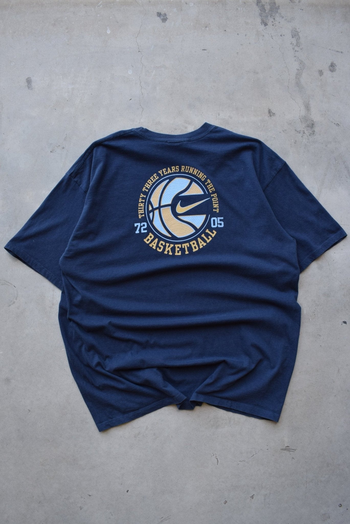 Nike Basketball Navy Graphic Tee — 2005 (XL/XXL) - Retrospective Store