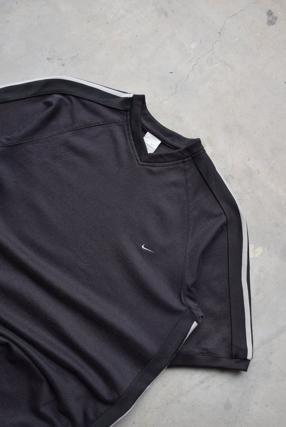 Nike Black Embroidered Swoosh Tee — 2000s (L) - Retrospective Store