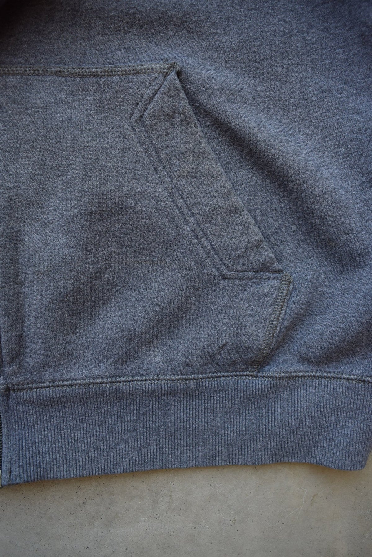 Nike Charcoal Embroidered Swoosh Full-Zip Hoodie — 2000s (XL) - Retrospective Store