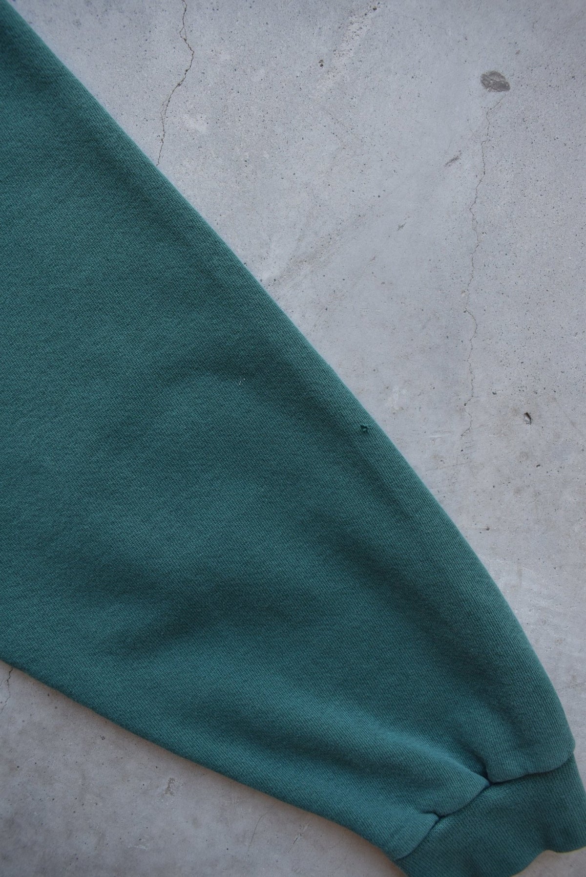 Nike Forrest-Green Embroidered Swoosh Crewneck — 1990s (L) - Retrospective Store