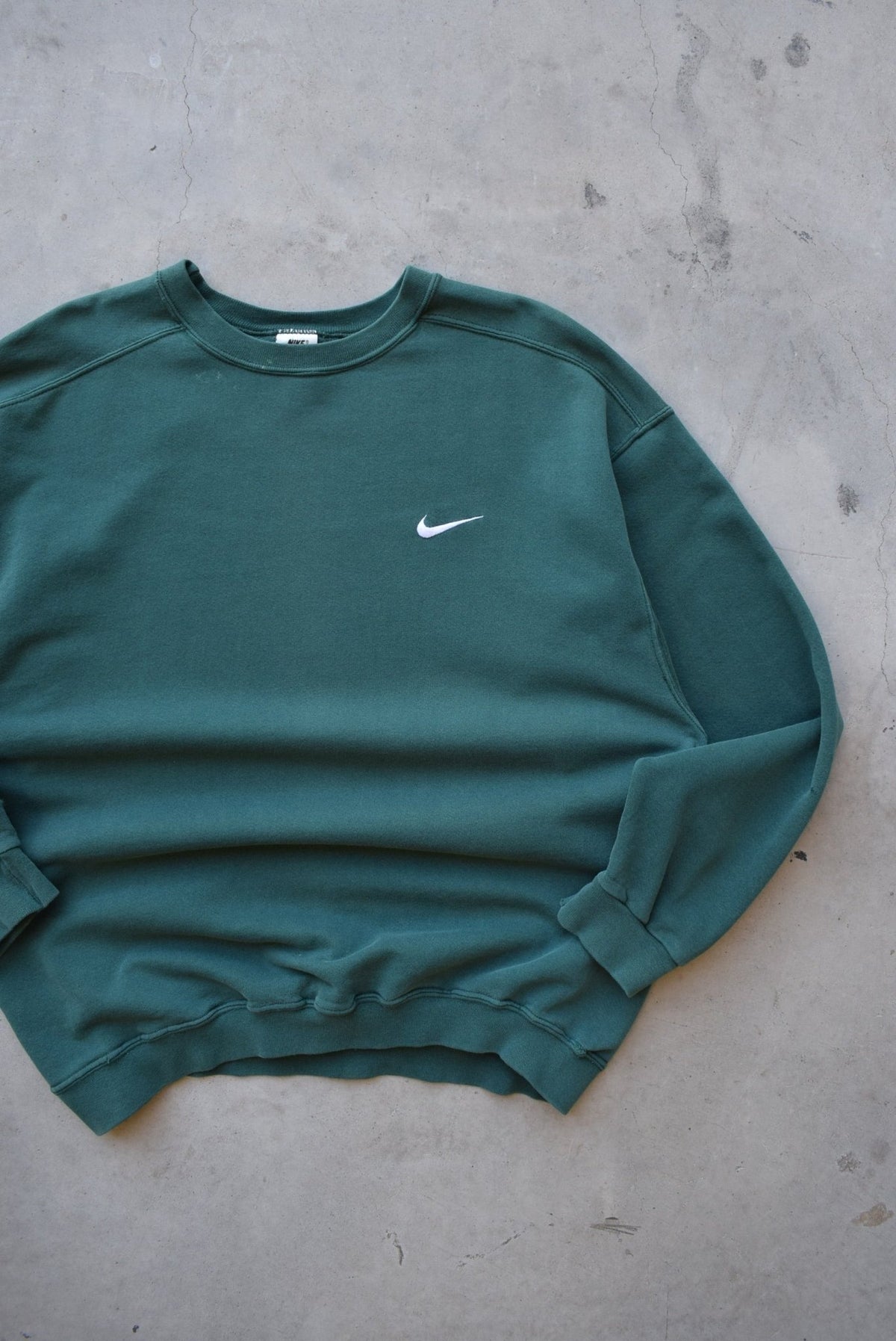 Nike Forrest-Green Embroidered Swoosh Crewneck — 1990s (L) - Retrospective Store