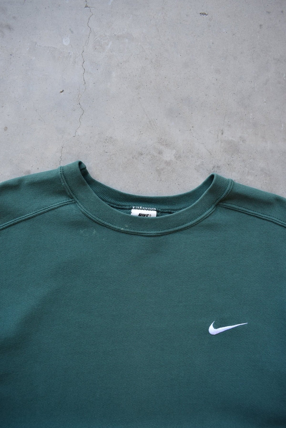 Nike Forrest-Green Embroidered Swoosh Crewneck — 1990s (L) - Retrospective Store