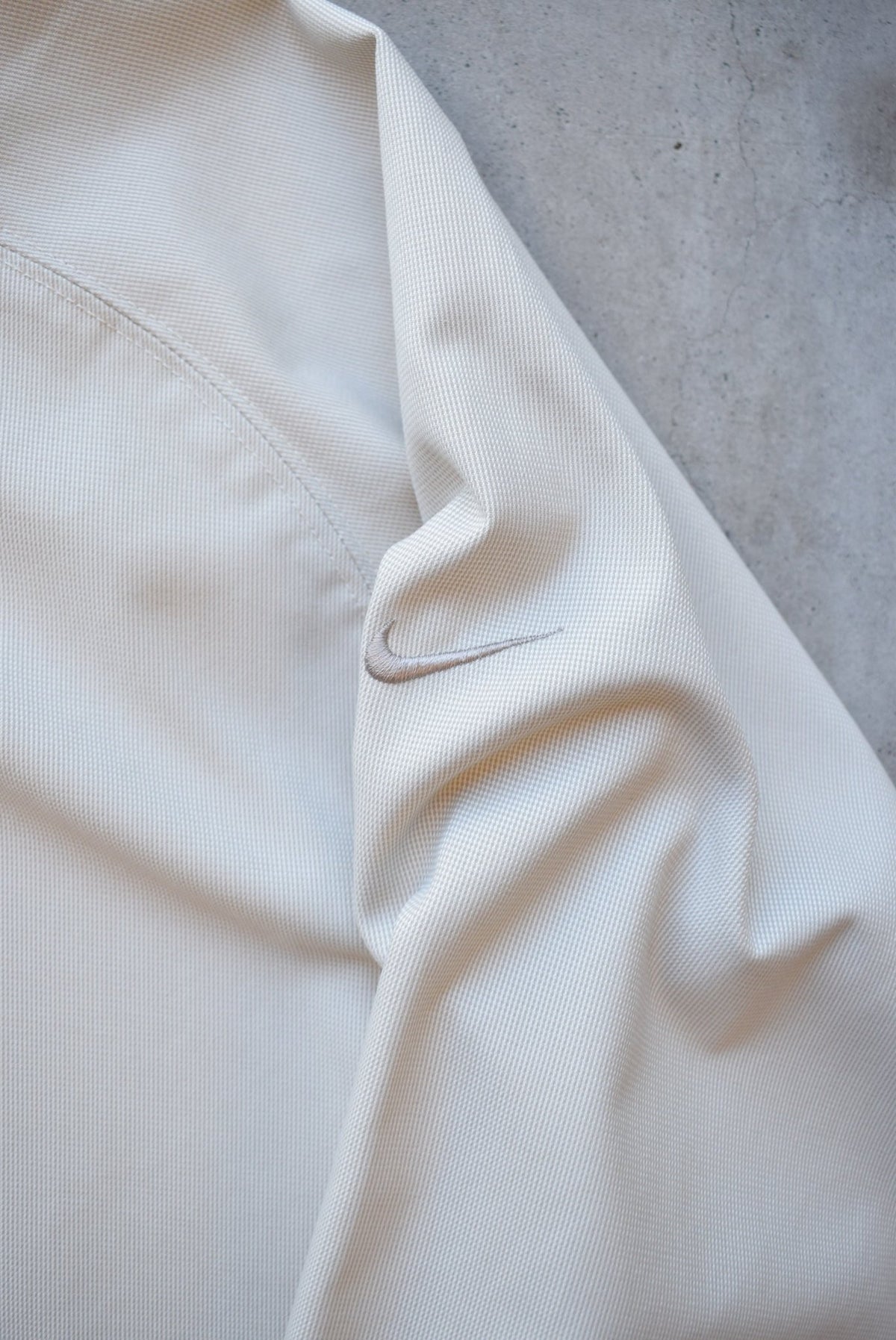 Nike Golf Beige Embroidered Swoosh Quarter Button Pullover Jacket — 2000s (M/L) - Retrospective Store