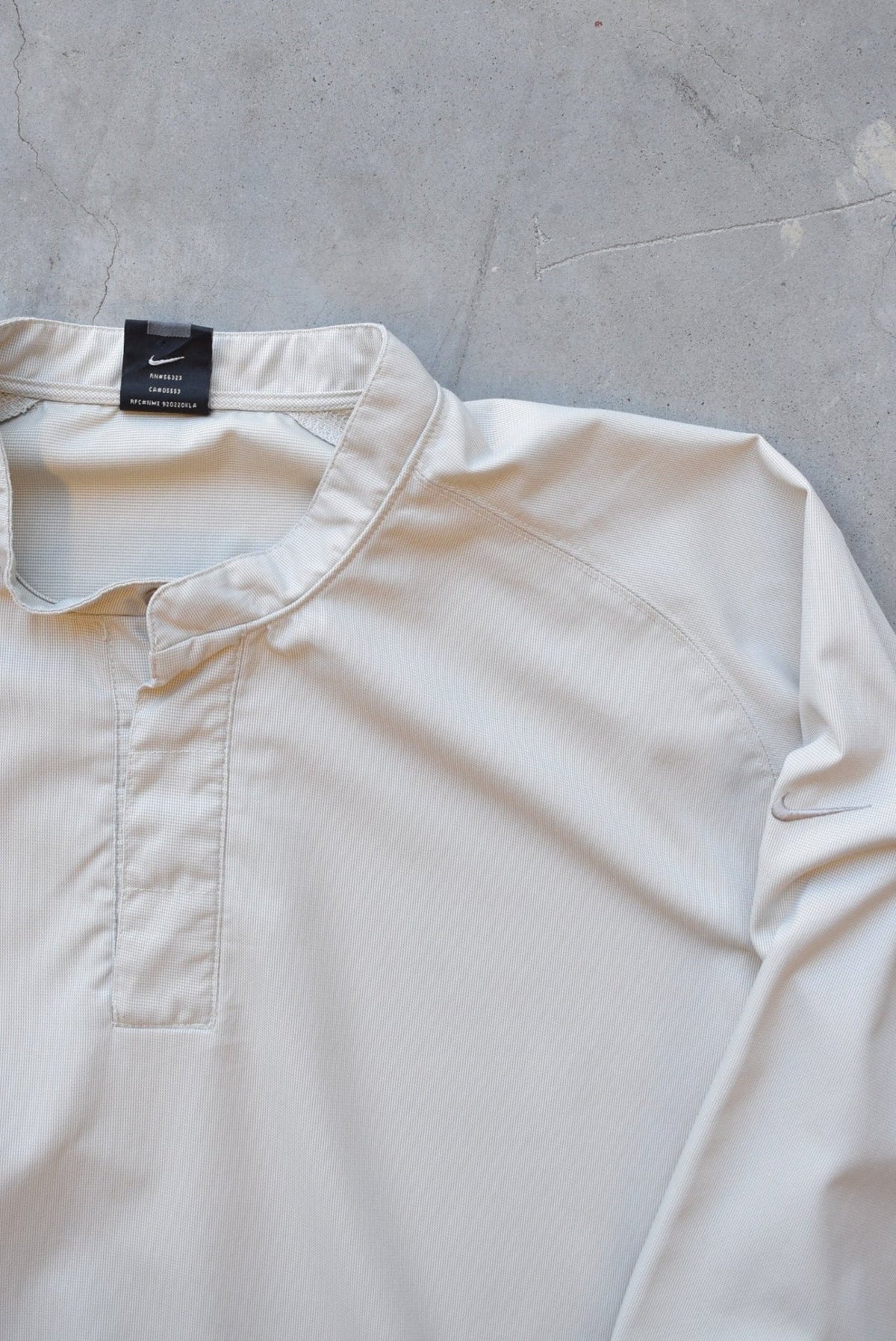 Nike Golf Beige Embroidered Swoosh Quarter Button Pullover Jacket — 2000s (M/L) - Retrospective Store