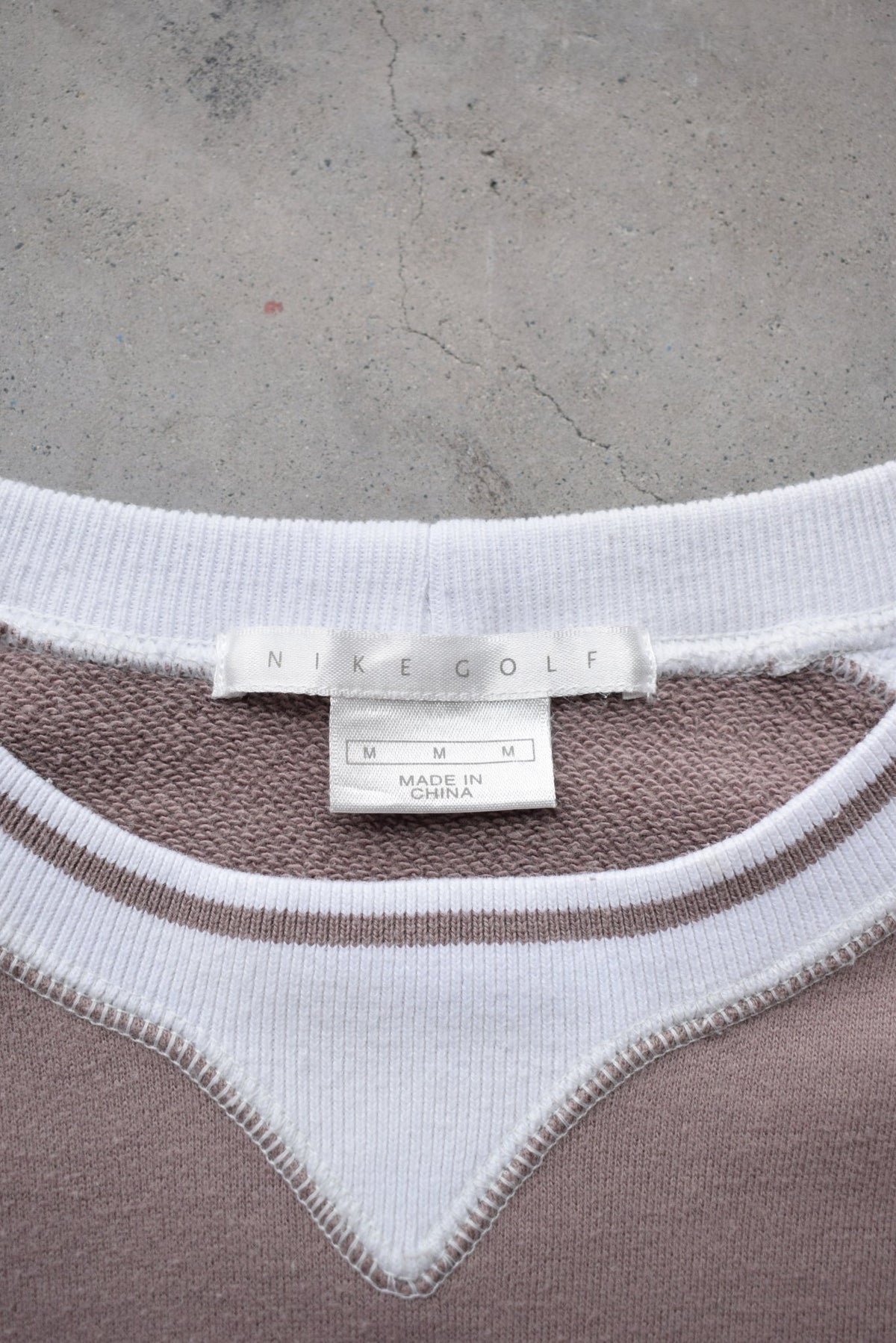 Nike Golf Brown & White Embroidered Spellout Crewneck — 2000s (S) - Retrospective Store