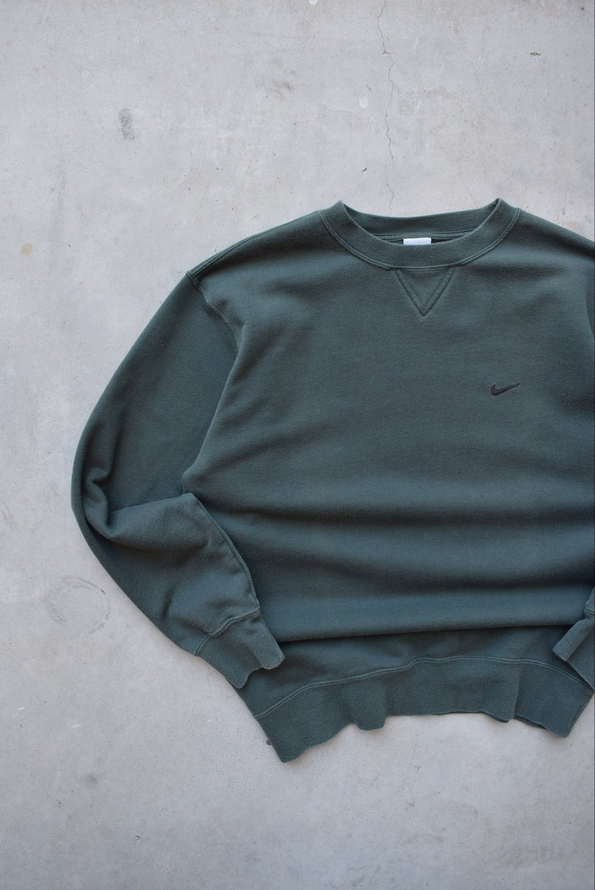 Nike Green Embroidered Swoosh Crewneck — 2000s (M) - Retrospective Store