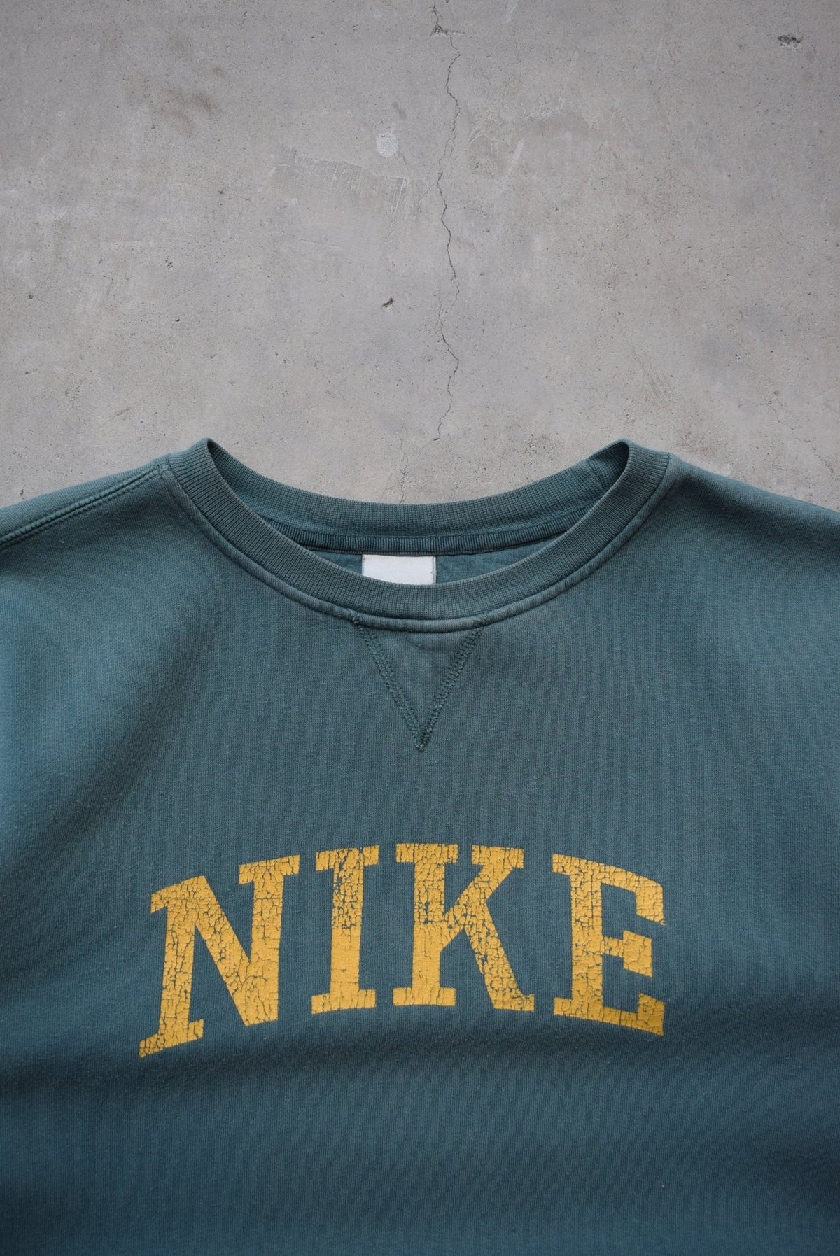 Nike Green Spellout Crewneck — 2000s (M) - Retrospective Store