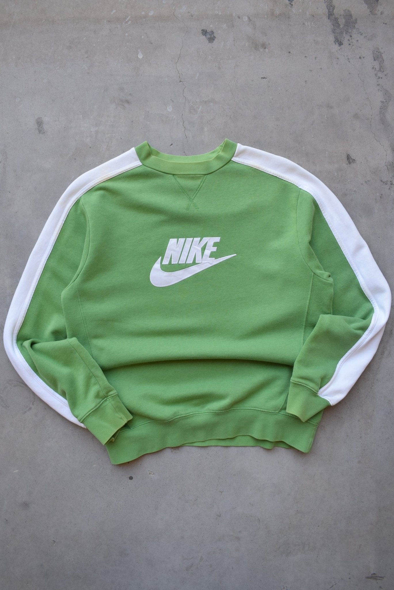 Nike Green & White Embroidered Spellout Crewneck — 2000s (S/M) - Retrospective Store
