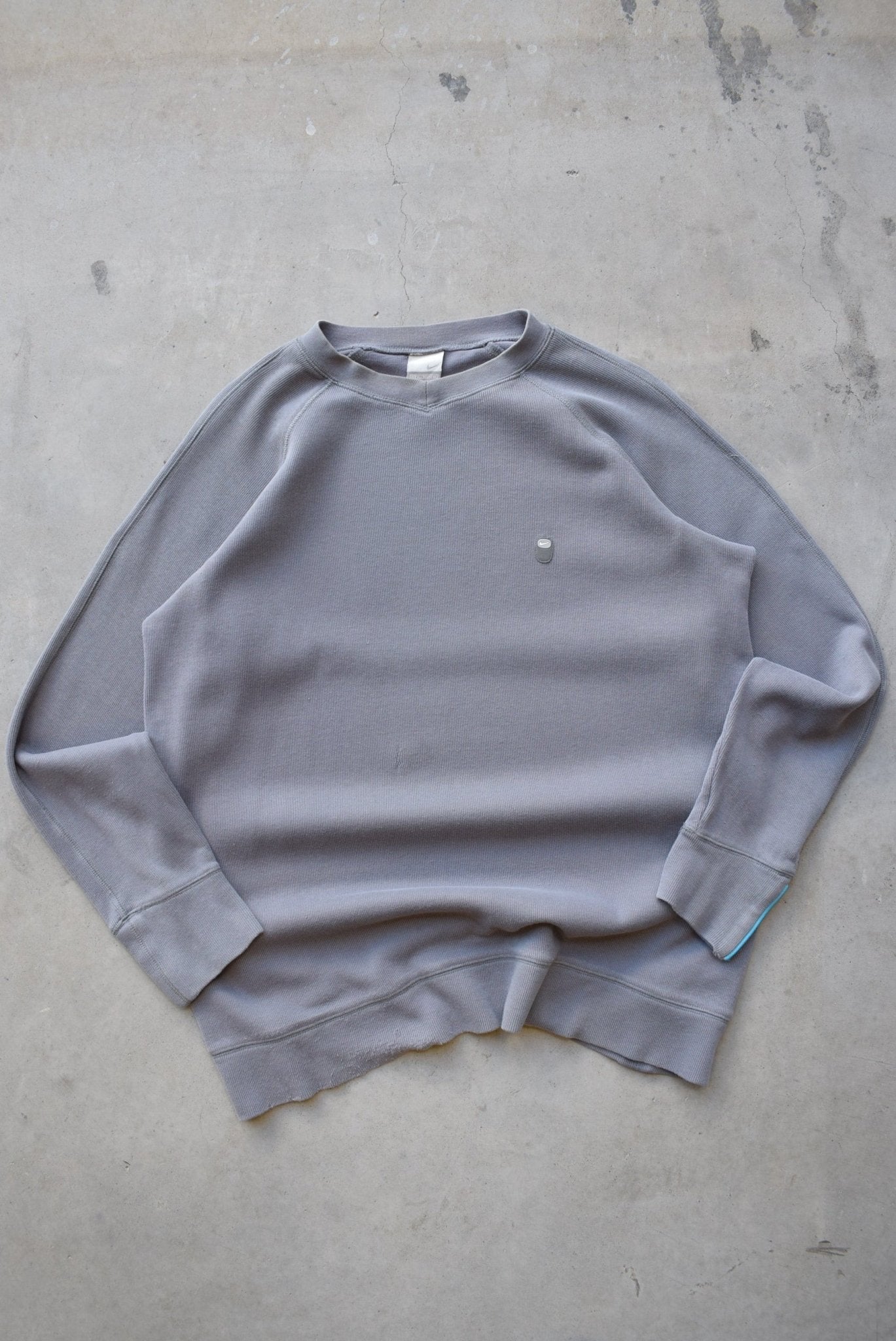 Nike Grey Classic Swoosh Sweater — 2000s (L) - Retrospective Store