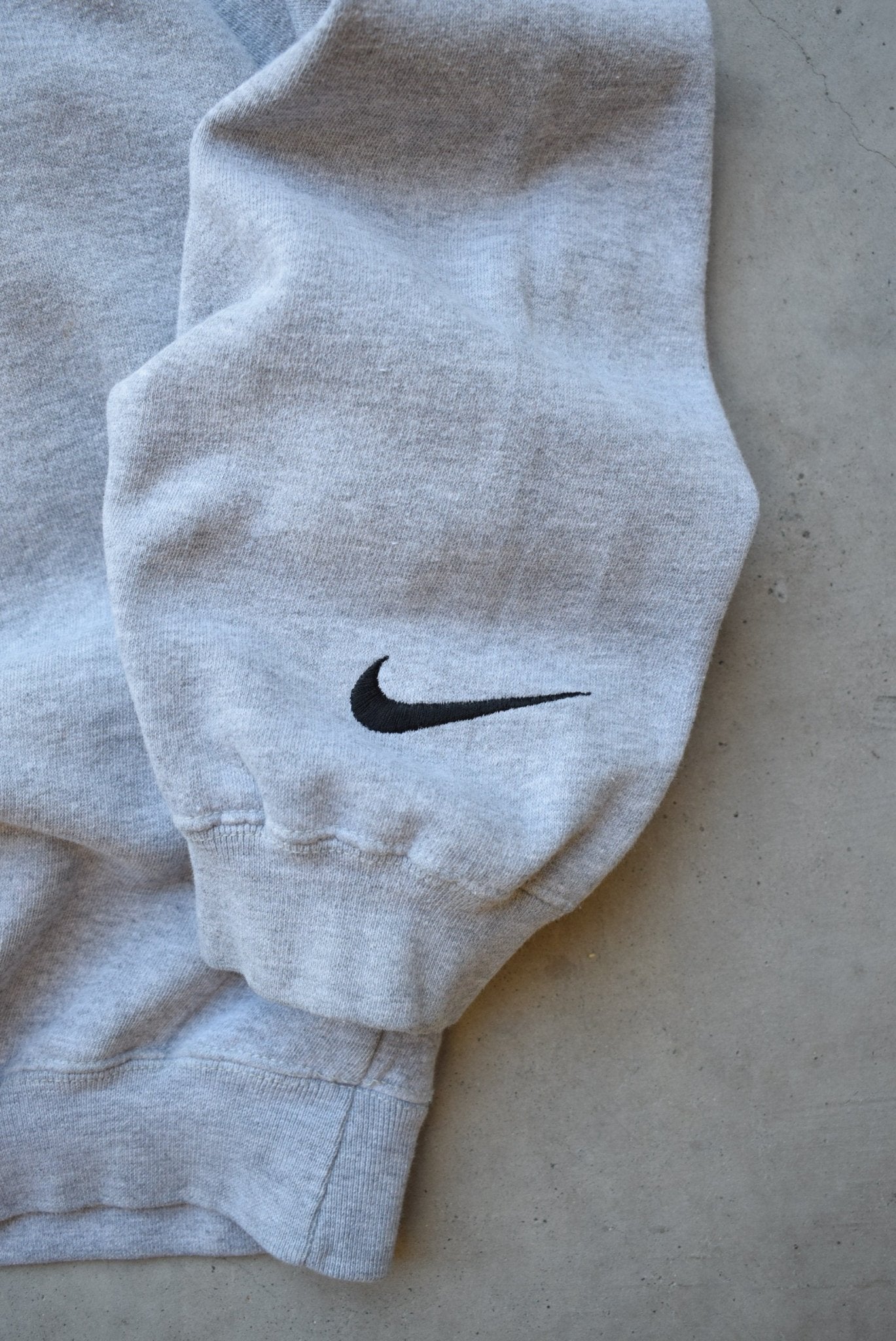 Nike Grey Embroidered Spellout Crewneck — 1990s (M) - Retrospective Store
